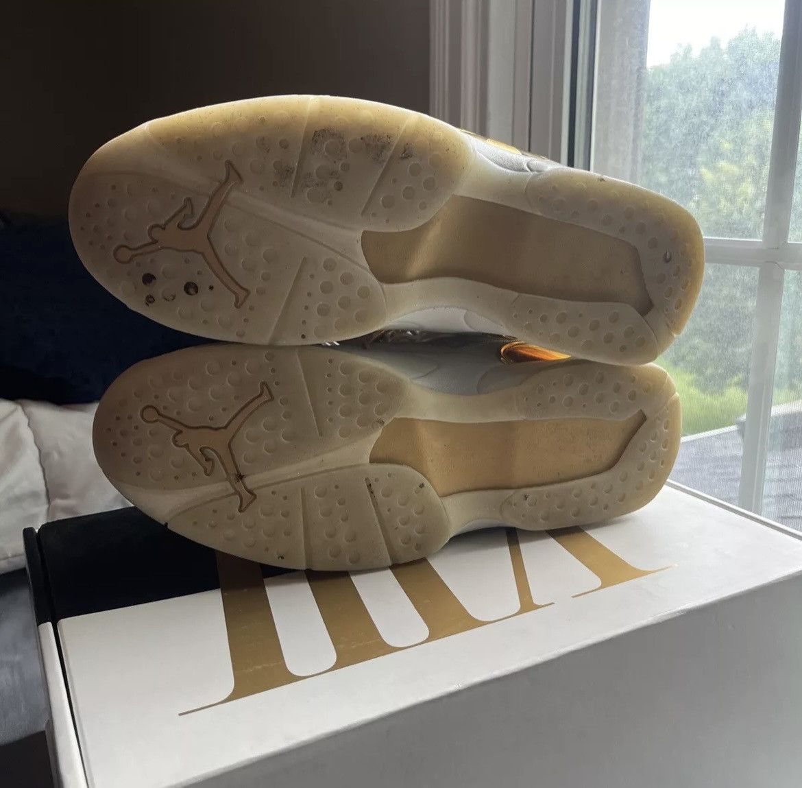 Jordan Brand Air Jordan 8 Retro C&C “Trophy” Size US 10.5 / EU 43-44 - 7 Thumbnail