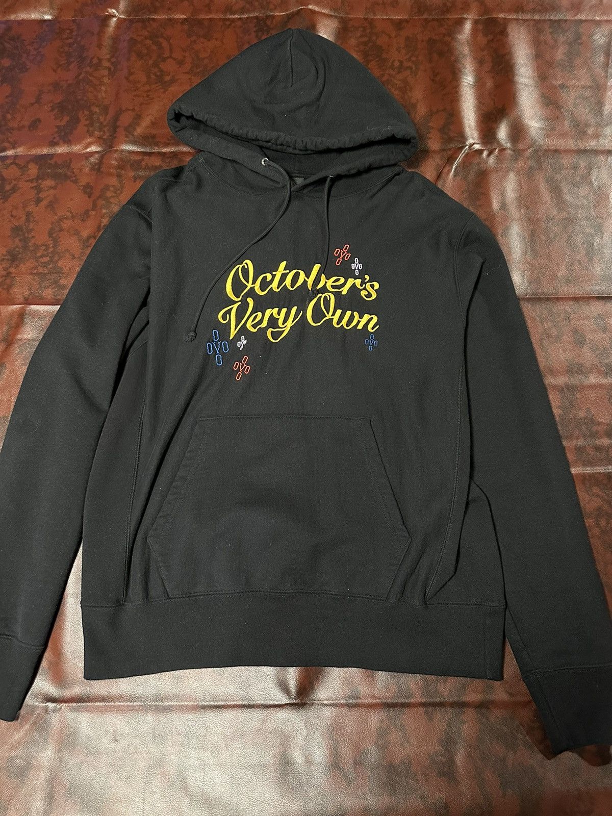 24-25AW【October’s Very Own】フーディ SPORTS SCRIPT HOODIE Octobers Very Own Octobers Very Own Gold Embroidered Script