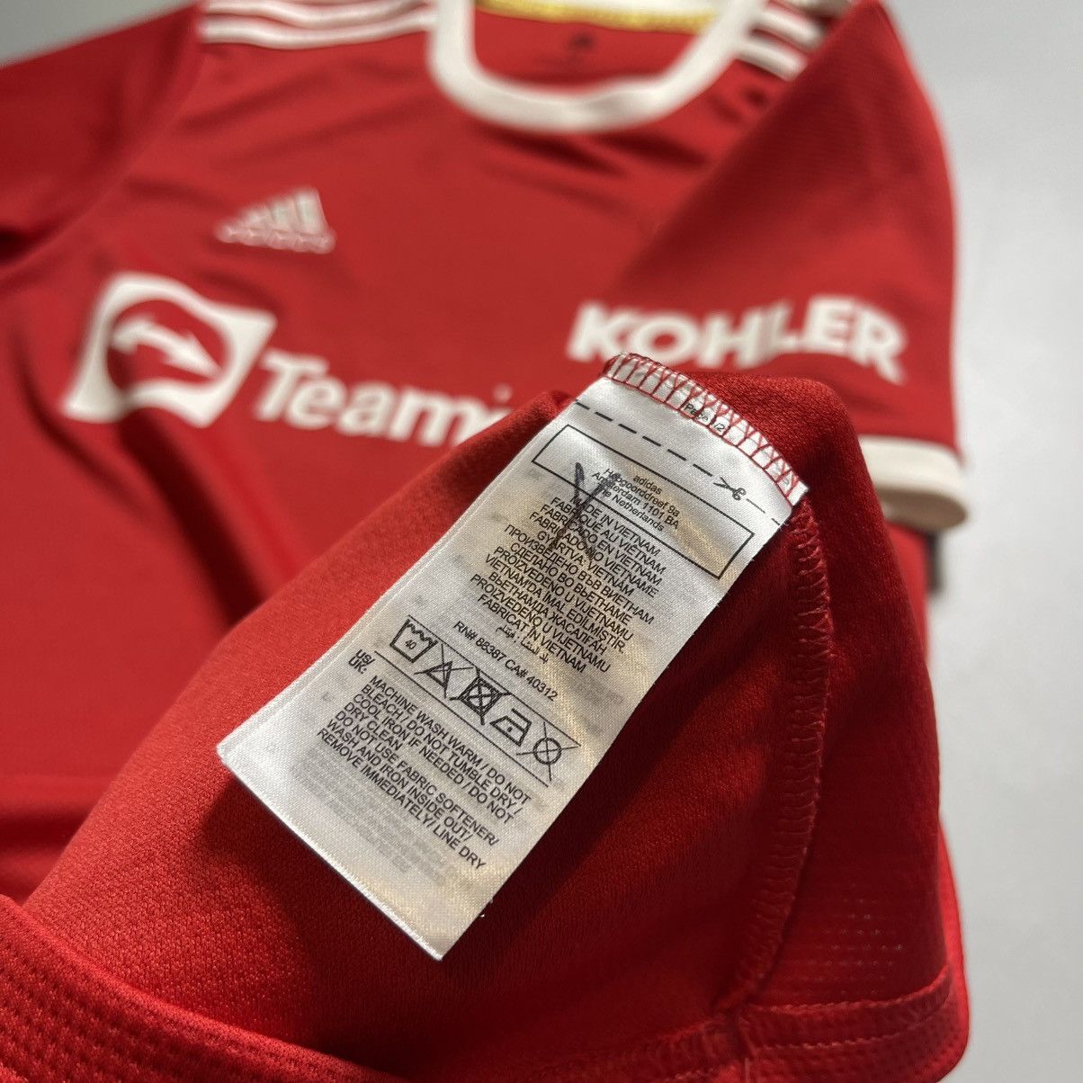 Adidas × Vintage MANCHESTER UNITED ADIDAS 2021/2022 SOCCER JERSEY #7 RONALDO Size US M / EU 48-50 / 2 - 12 Thumbnail