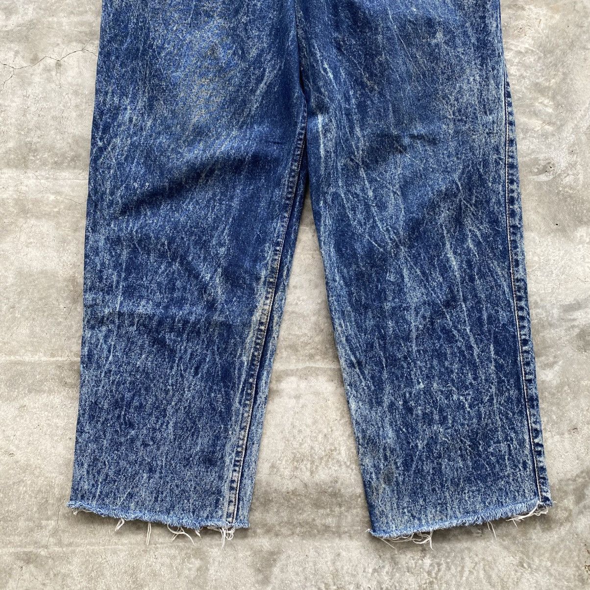 If Six Was Nine × Le Grande Bleu (L.G.B.) × Levi's Vintage 90's Levi's 501 Distressed Denim w35 Size 34" / US 12 / IT 48 - 3 Thumbnail