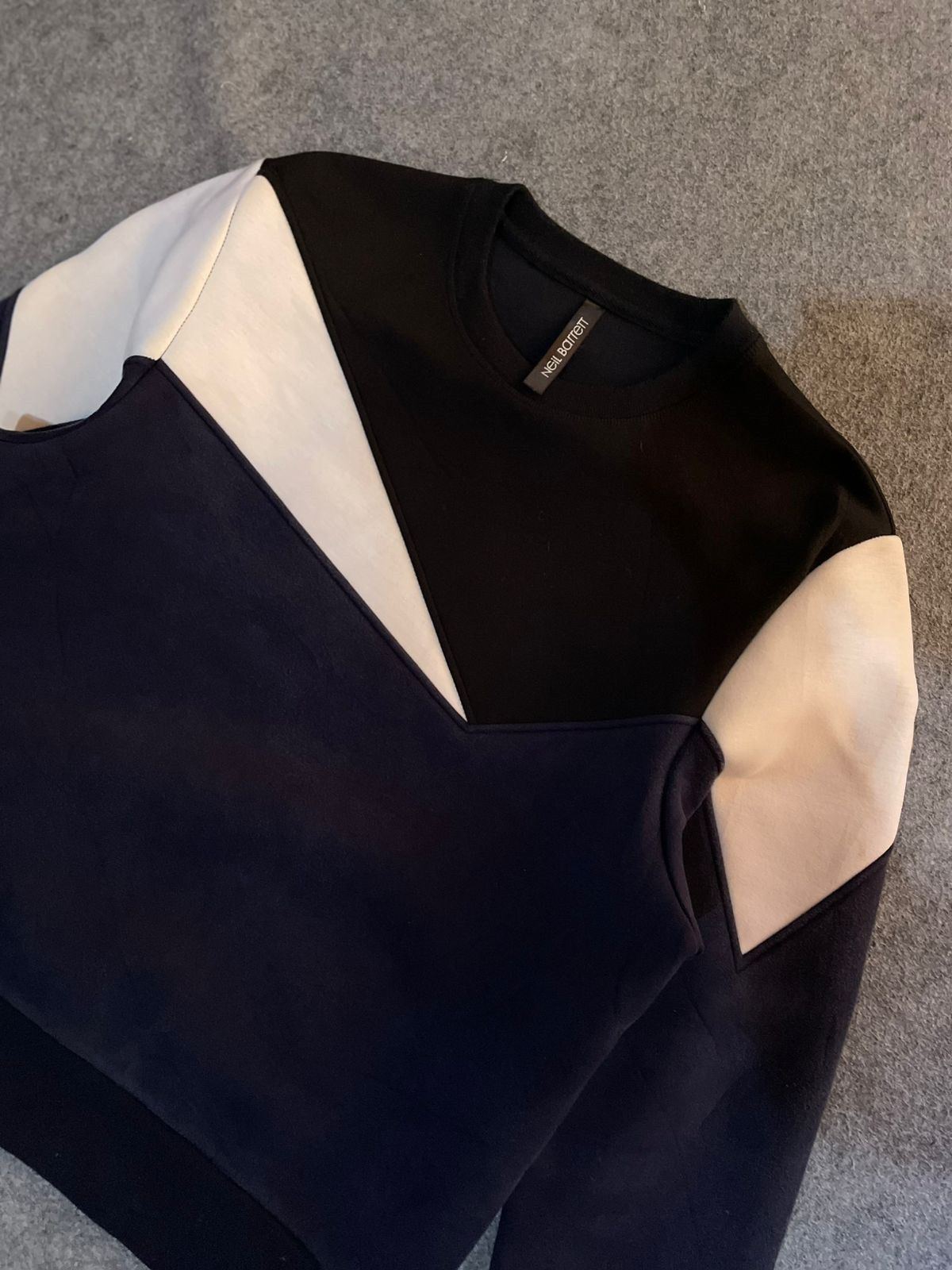 Neil Barrett NEIL BARRETT COLOUR BLOCK CREWNECK THICK MATERIAL Size US M / EU 48-50 / 2 - 2 Thumbnail