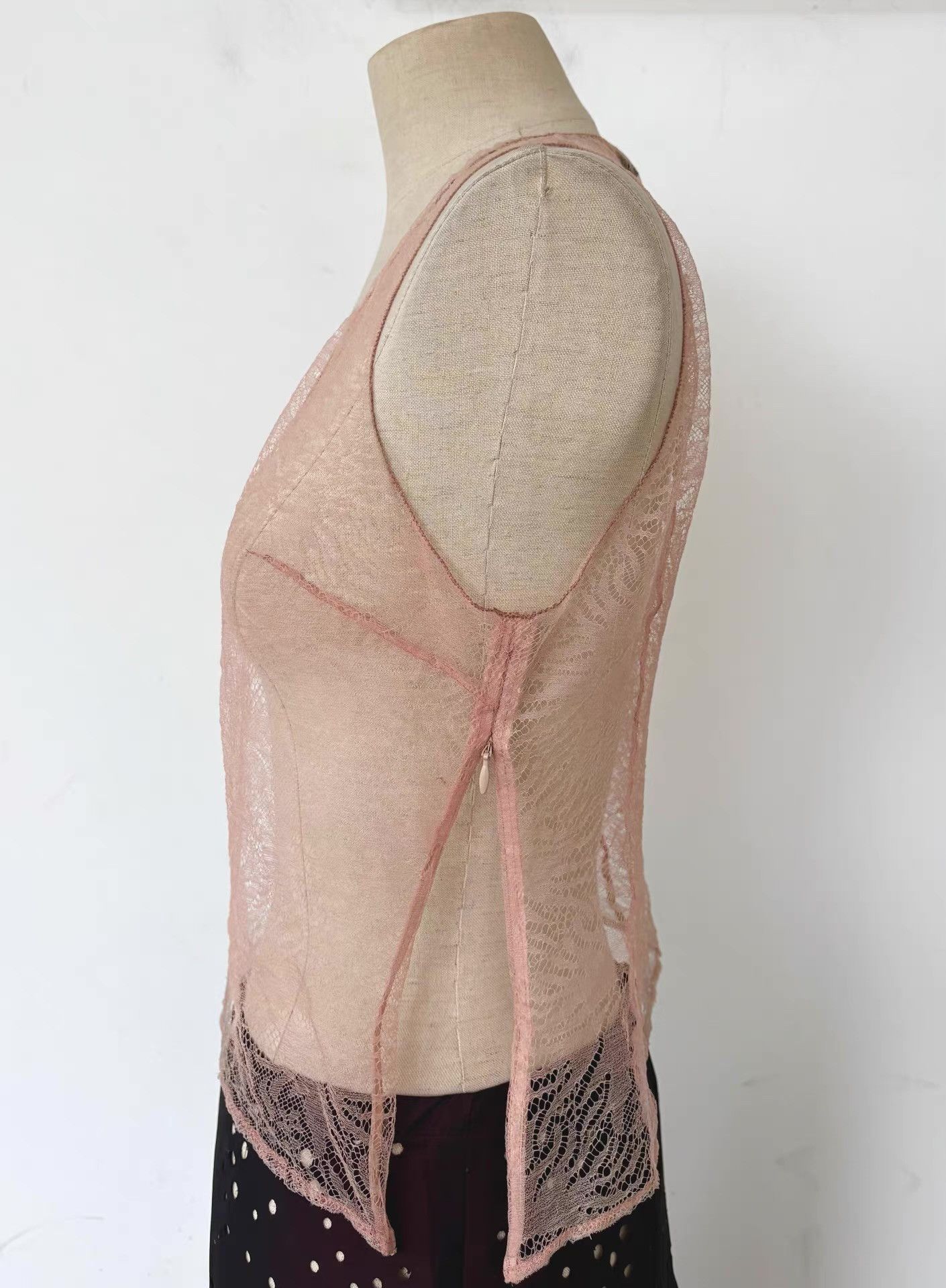 Versace Gianni Versace Women's Lace Sleeveless Top Ｑ21 Size M / US 6-8 / IT 42-44 - 5 Thumbnail