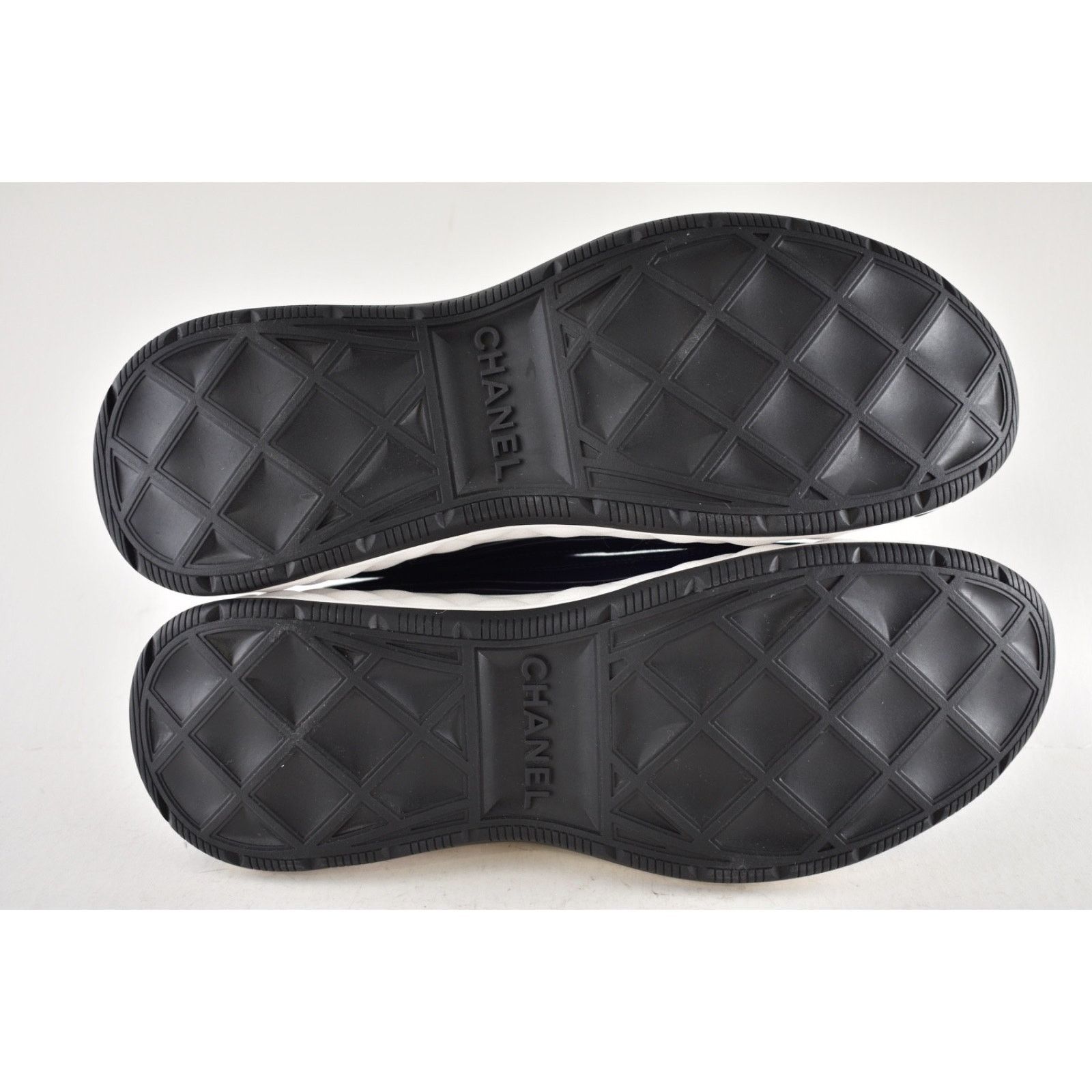 Chanel Chanel 20C Mens Blue Black White CC Logo Lace Up Low Size US 11 / EU 44 - 12 Thumbnail