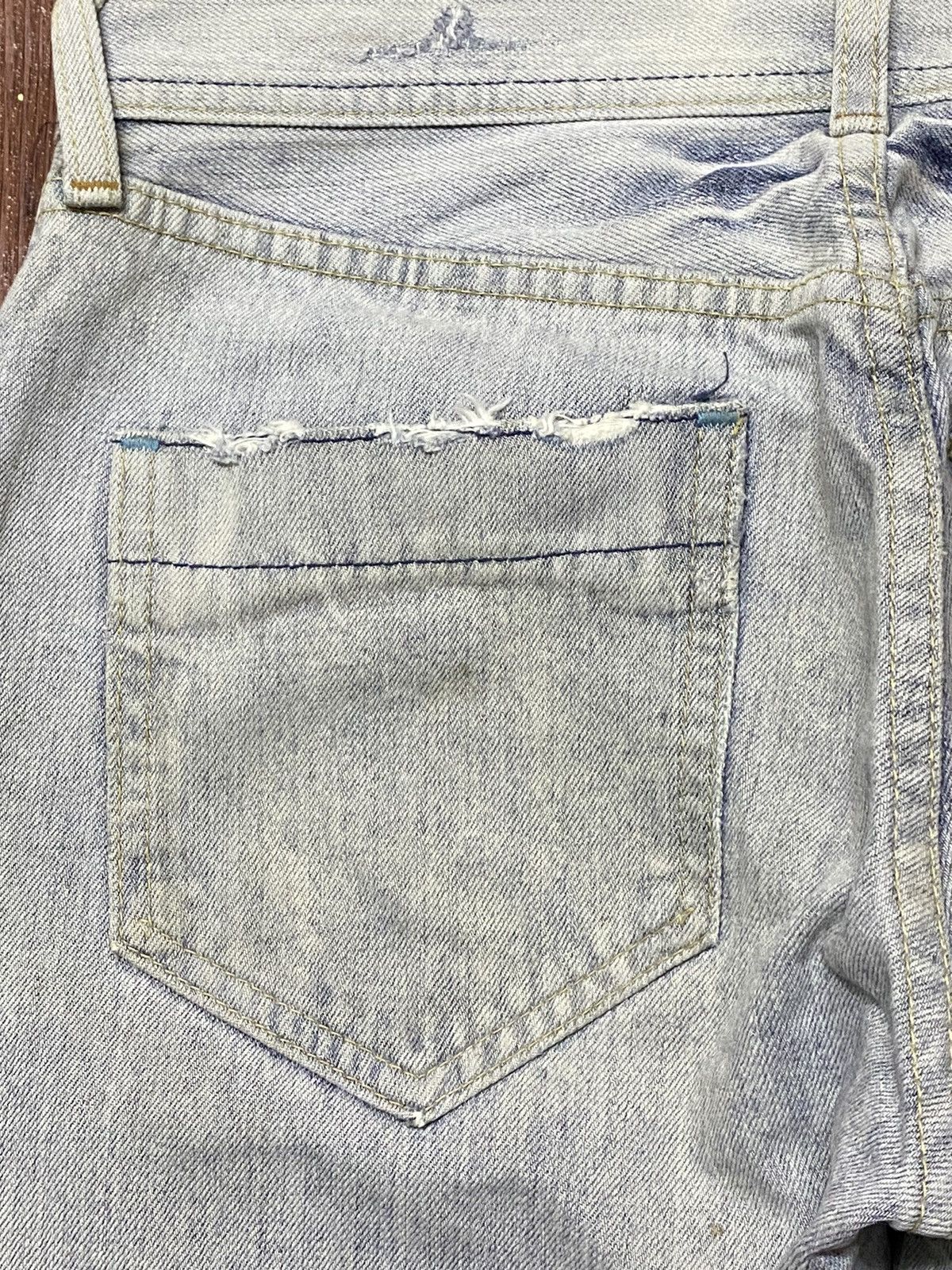 Levi's Vintage Clothing Vintage Levis 705 90’s Selvedge Faded Wash Distressed Jeans Size US 29 - 16 Thumbnail