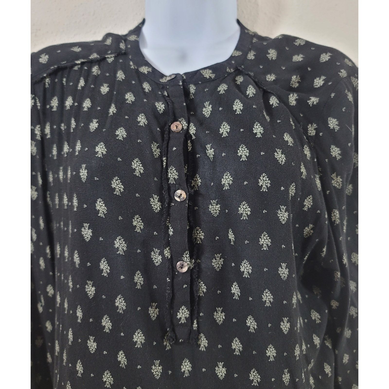 H&M H&M Black Floral Print Frayed Detail Henley Top 10 HI Low Size L / US 10 / IT 46 - 5 Thumbnail