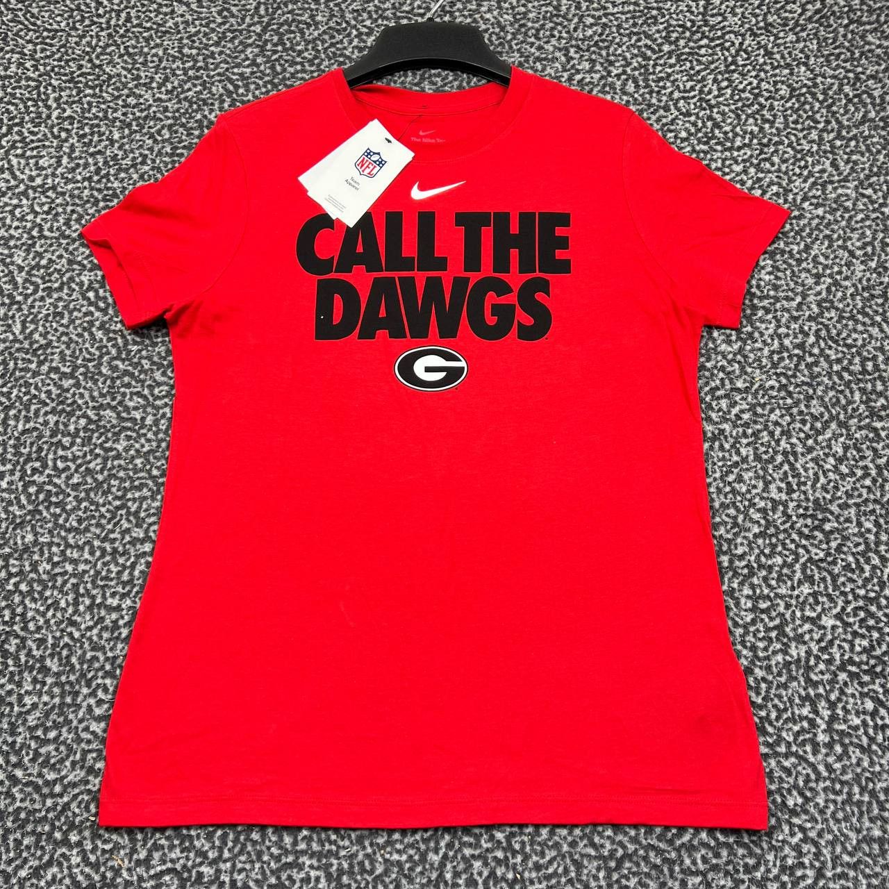 Nike Nike Shirt Women Medium Red Georgia Bulldogs Short Sleeve Size M / US 6-8 / IT 42-44 - 1 Thumbnail