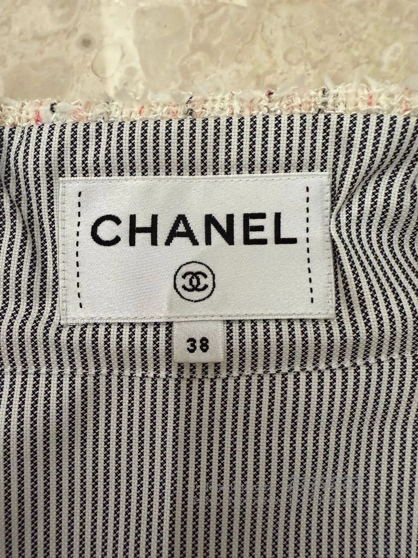 Chanel Chanel 18 White Plaid Fringe Coat. Size US XS / EU 42 / 0 - 3 Thumbnail