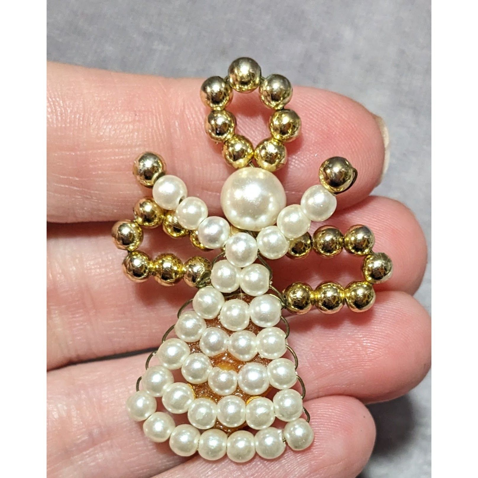 Other Vintage Excited Angel White And Gold Tone Beaded Brooch Size ONE SIZE - 2 Thumbnail