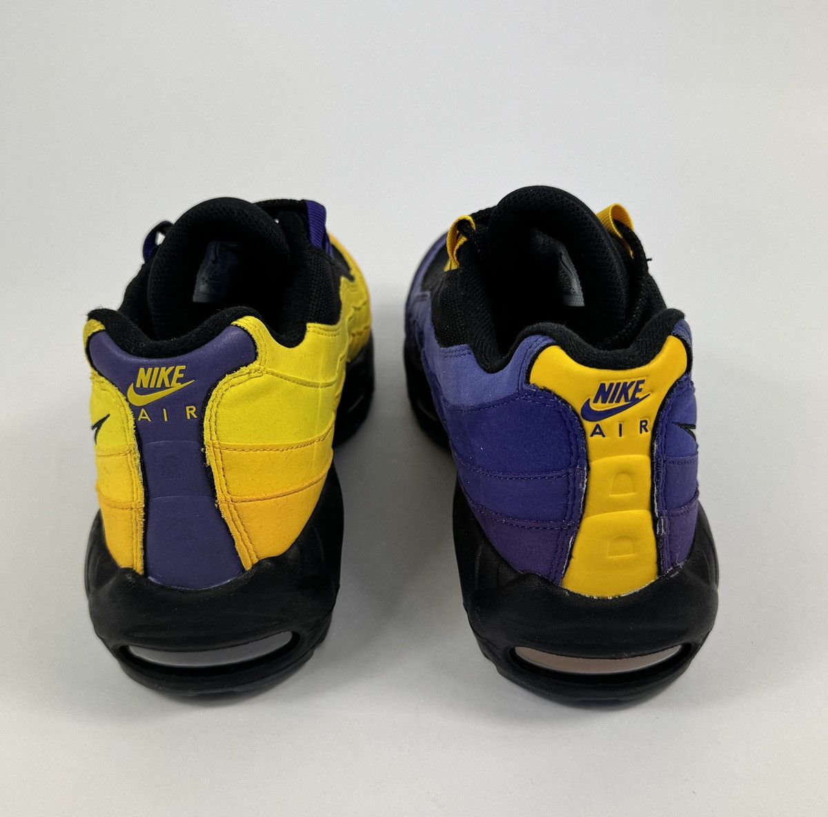 Nike NIKE AIR MAX 95 LEBRON LAKERS SNEAKERS Size US 9 / EU 42 - 3 Thumbnail