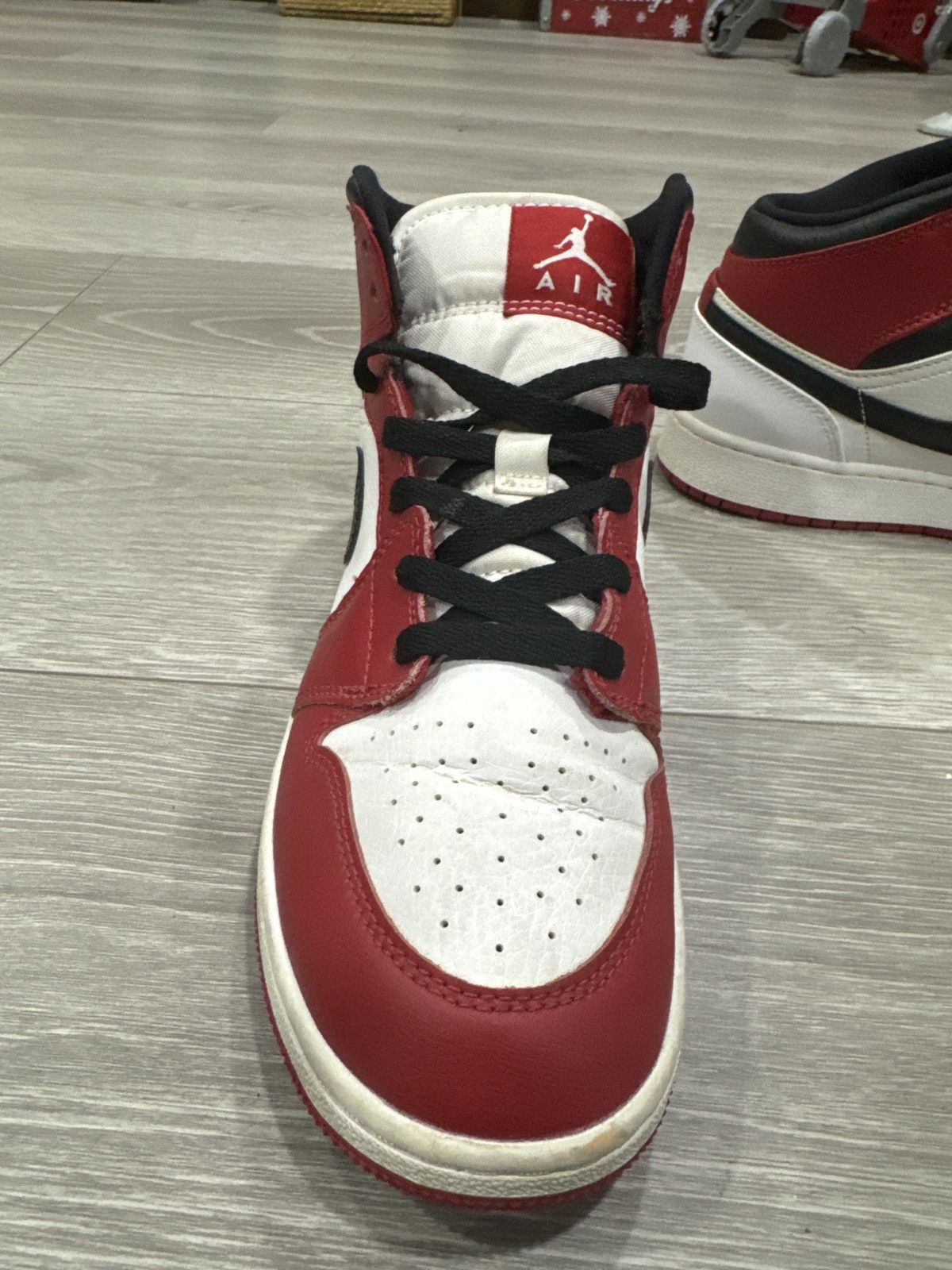 Jordan Brand Jordan 1 Mid Chicago White Toe Size US 6 / IT 36 - 6 Thumbnail