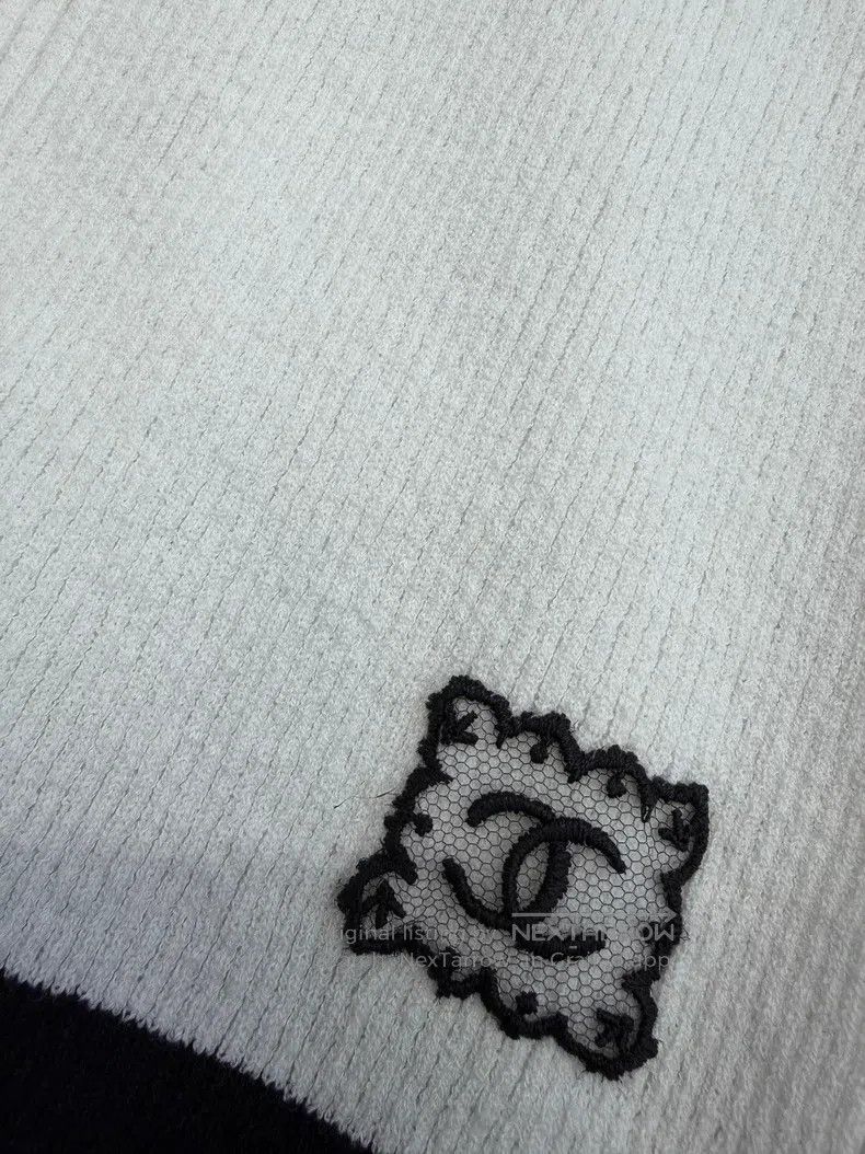 Chanel Chanel Black and white knitted short sleeves Size XS / US 0-2 / IT 36-38 - 3 Thumbnail