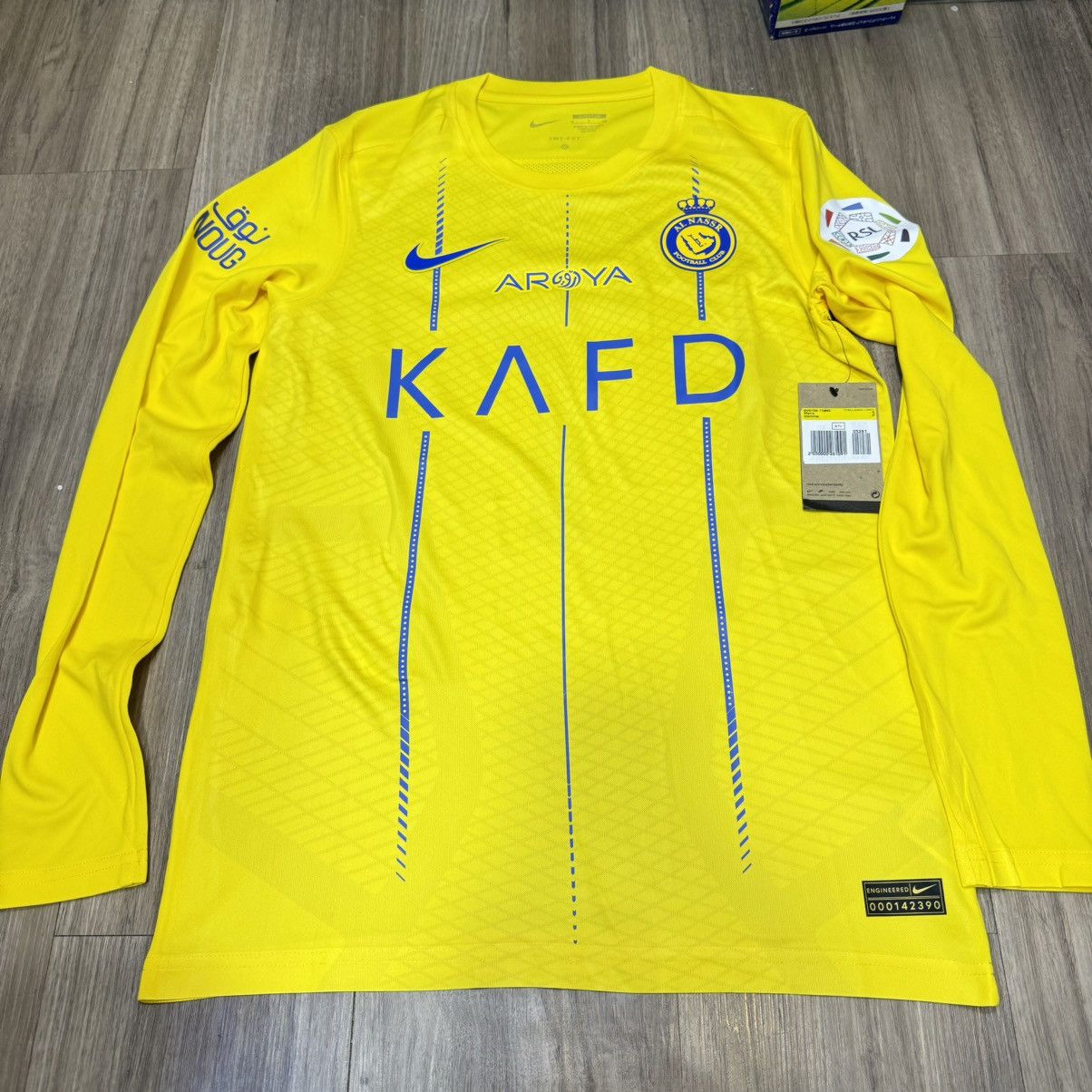 Nike AL Nassr 23/24 Longsleeves home shirt #7 Ronaldo (Bnwt) Size US S / EU 44-46 / 1 - 1 Thumbnail