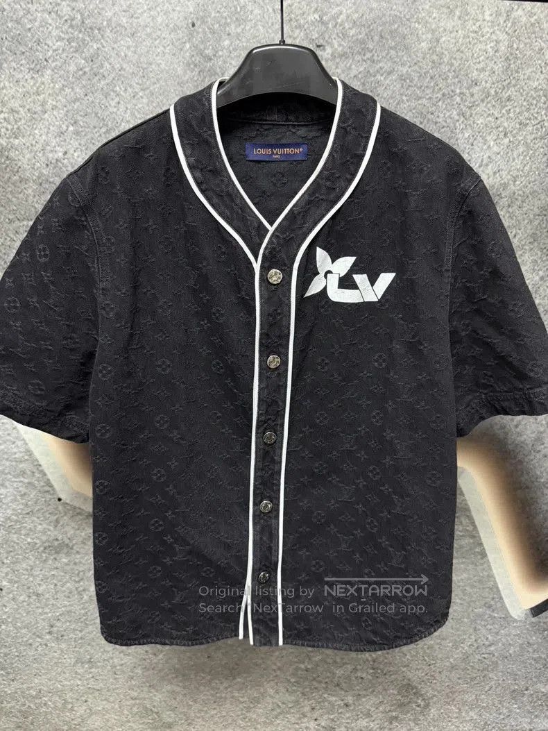 Louis Vuitton Louis Vuitton Black Logo Baseball Shirt. Size US L / EU 52-54 / 3 - 1 Thumbnail