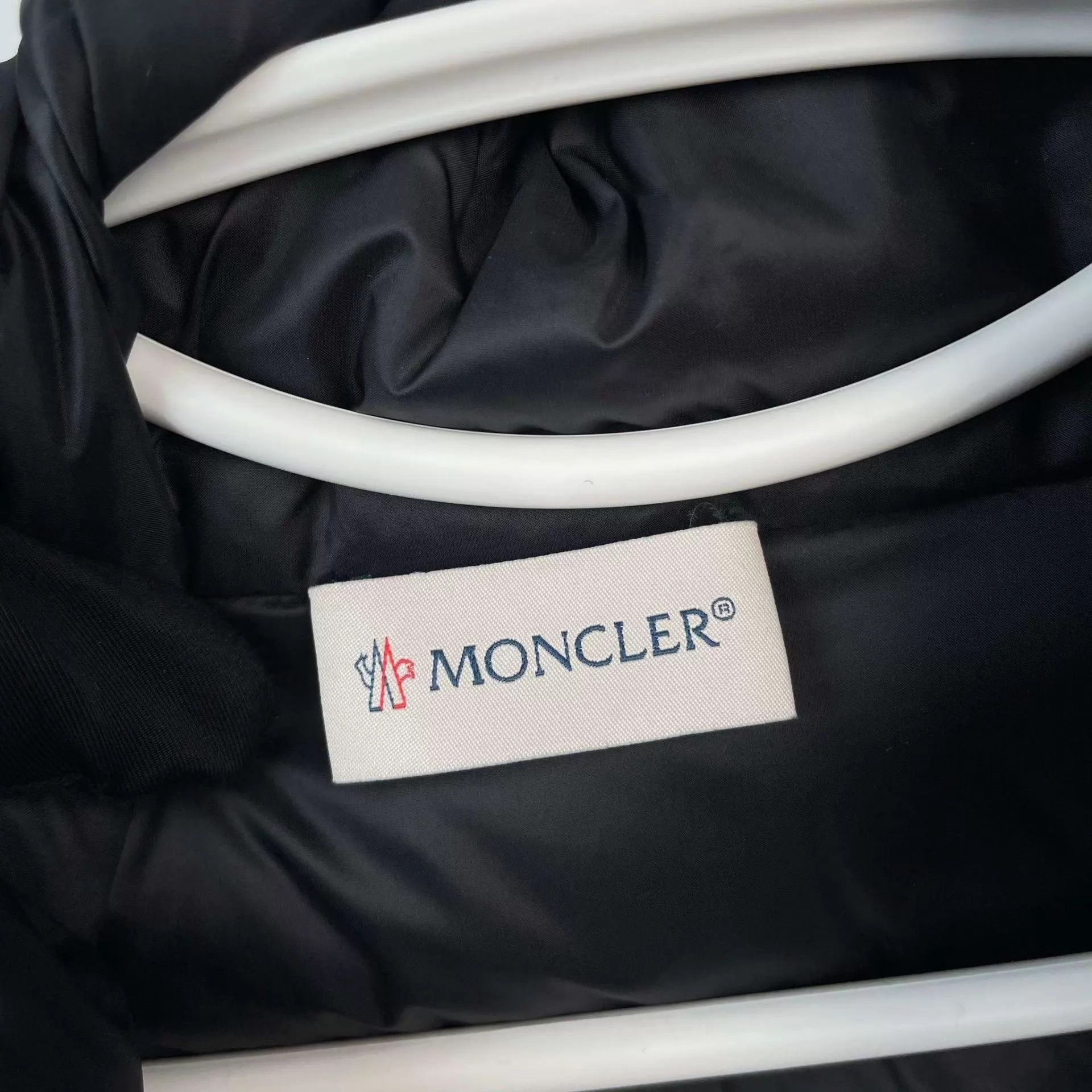 Moncler Moncler '19 Black Down Jacket L Size US L / EU 52-54 / 3 - 3 Thumbnail