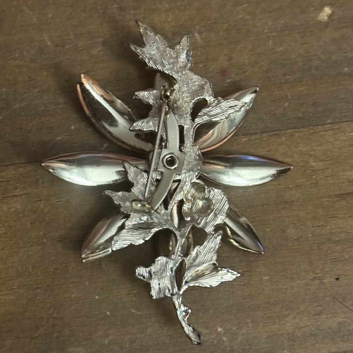Vintage Vintage gold aurora borealis crystal center flower brooch Size ONE SIZE - 5 Thumbnail