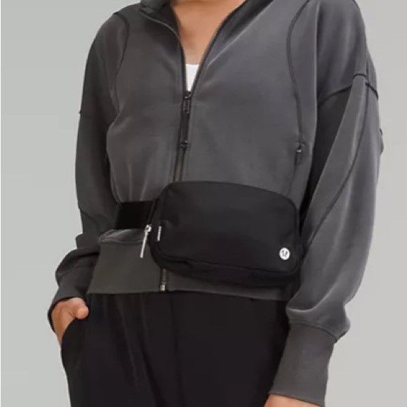 Lululemon LULULEMON ATHLETICA EVERYWHERE 1L {BACK} Size ONE SIZE - 1 Thumbnail
