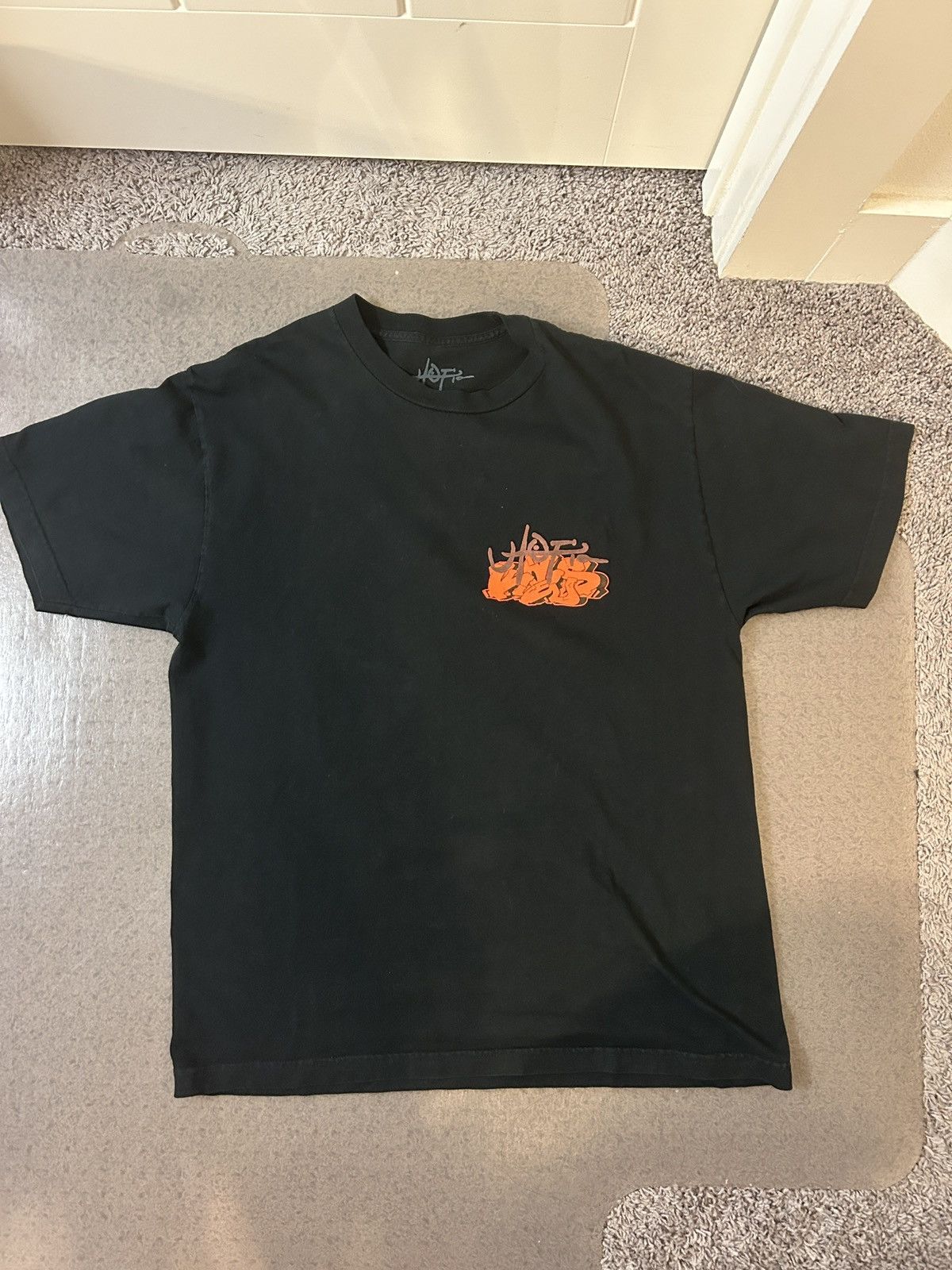 Kaws × Travis Scott Travis Scott x Kaws Utopia T shirt Size US L / EU 52-54 / 3 - 1 Thumbnail