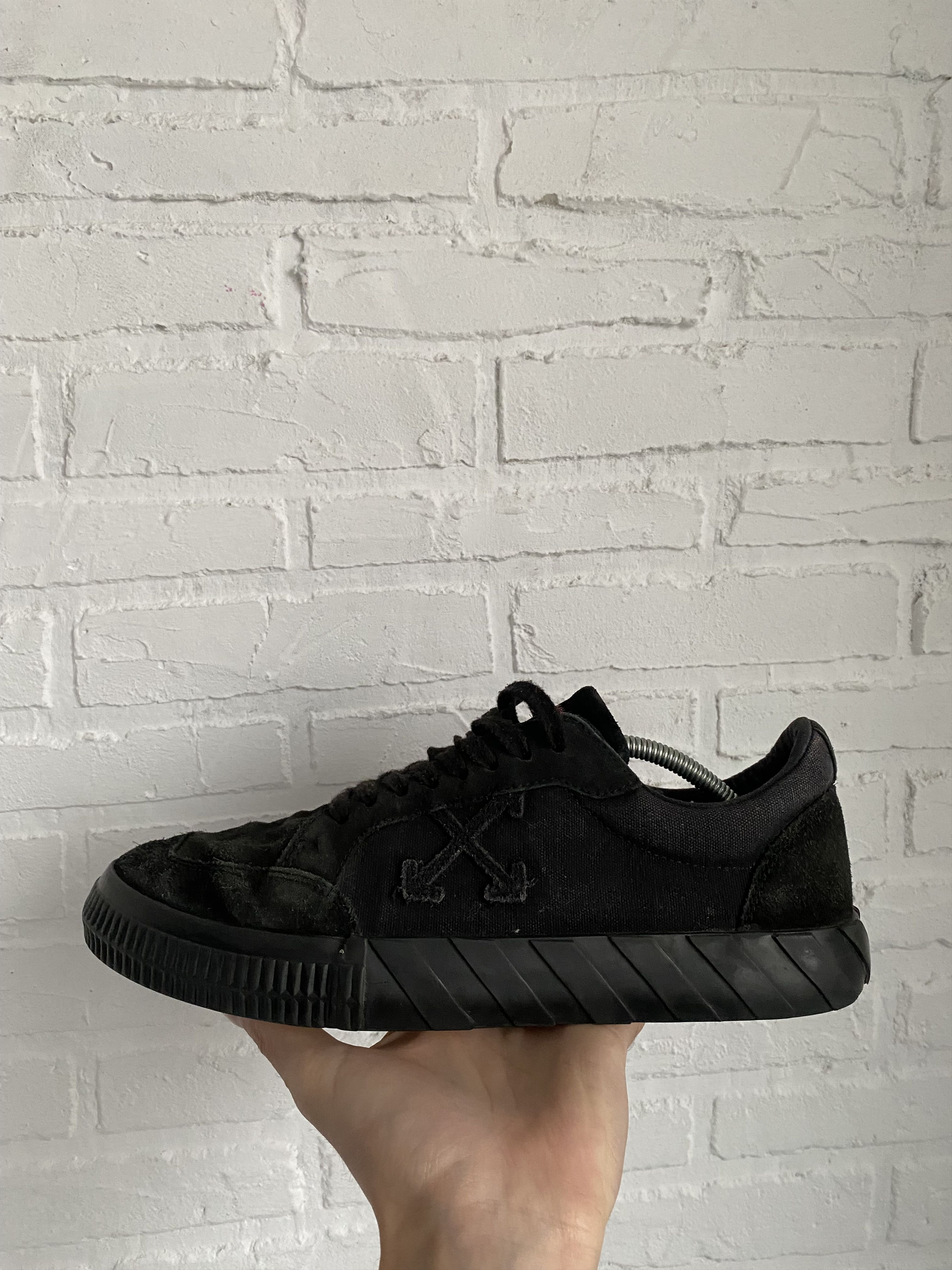 Off-White Off White suede leather black vulcanized sneakers Size US 10 / EU 43 - 2 Thumbnail