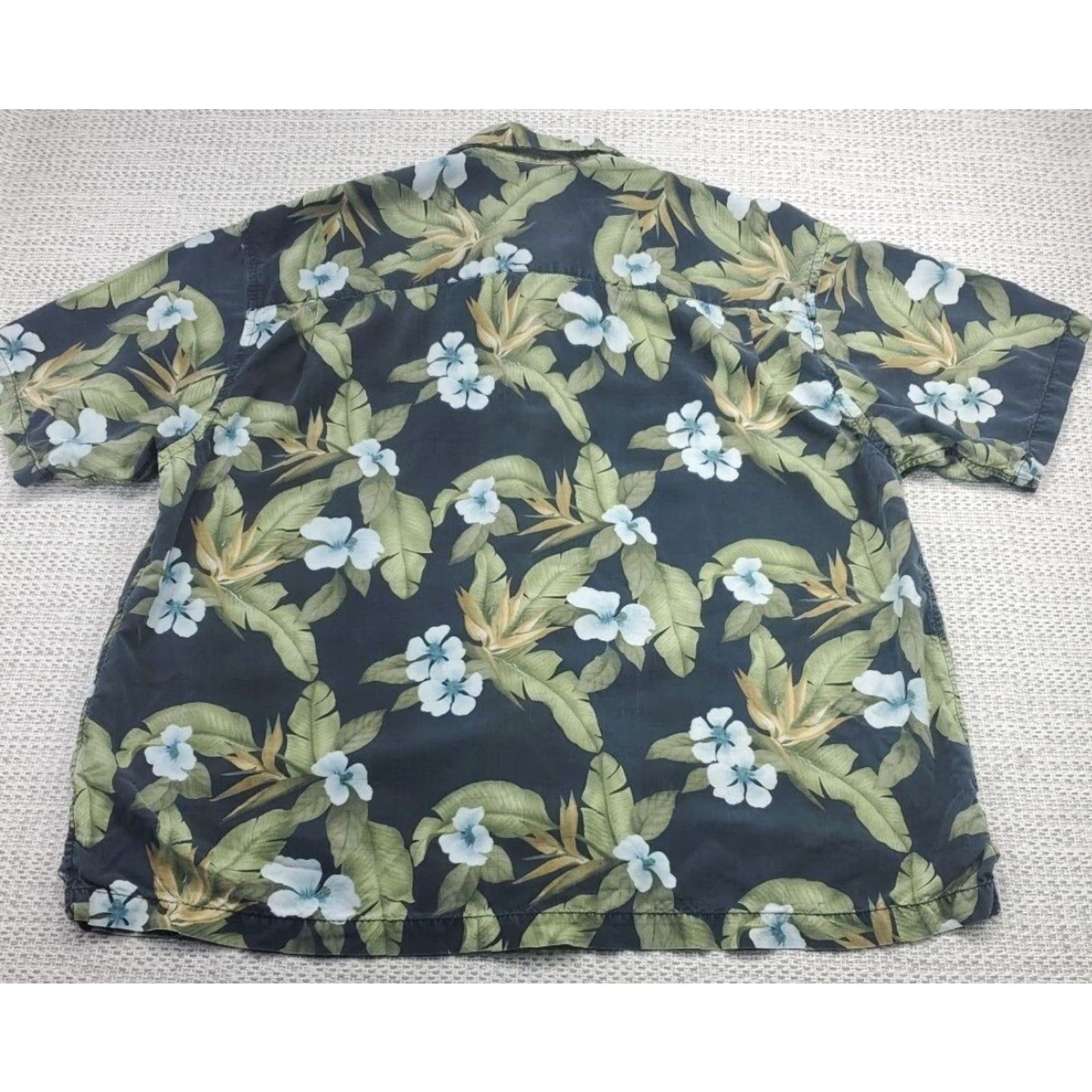 Tommy Bahama VINTAGE Tommy Bahama Hawaiian Shirt Mens 2XL Floral Tropical Button-Up 100% Silk Silk Shirt Men’s Short Sleeve Casual Beach Size US XXL / EU 58 / 5 - 6 Thumbnail
