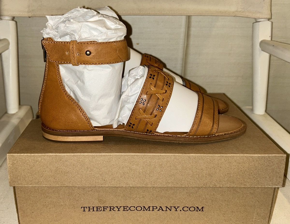 Frye Frye & Co “Evie” Leather Whipstitch Sandal Size 9 Size US 9 / IT 39 - 6 Thumbnail