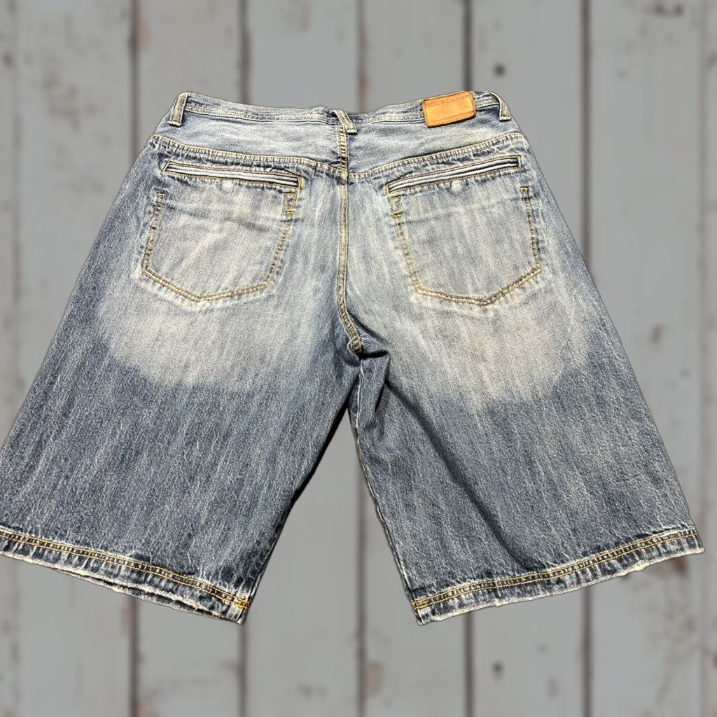 Rocawear VINTAGE Rocawear Baggy Skater Grunge Hip Hop Y2K Jeans Shorts Men 38 Blue JNCO Pockets Regular Size 38 Mens Size US 38 / EU 54 - 1 Thumbnail