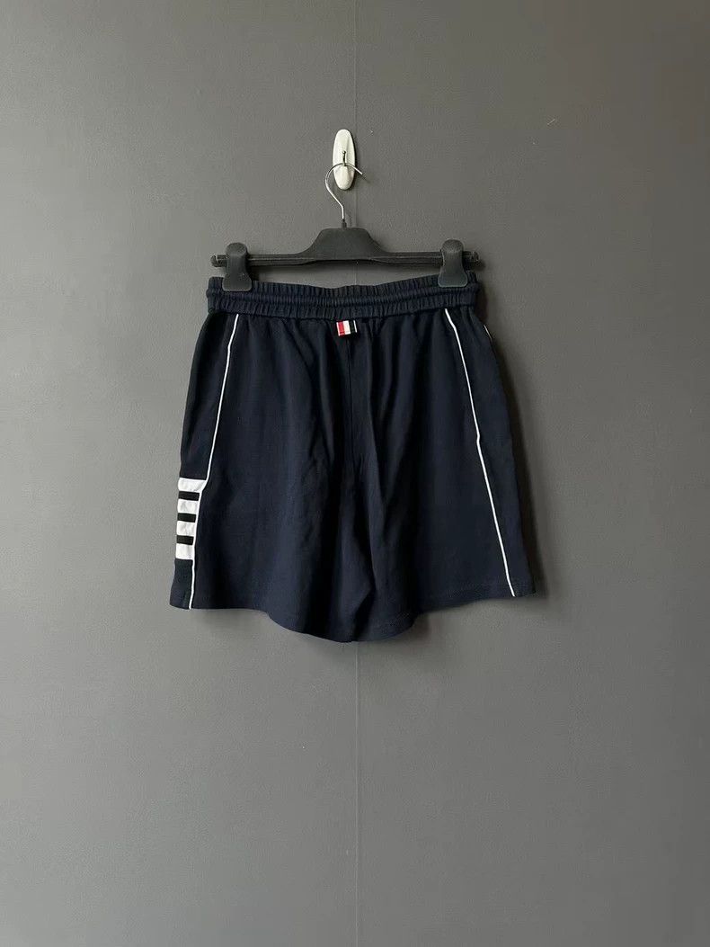 Thom Browne Thom Browne size2 Side four bar shorts Size US 26 / EU 42 - 2 Thumbnail