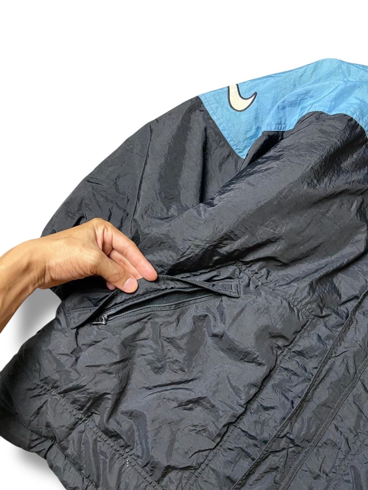 Vintage Nike Men’s Insulated Nylon Hooded Jacket (125) Size US M / EU 48-50 / 2 - 6 Thumbnail