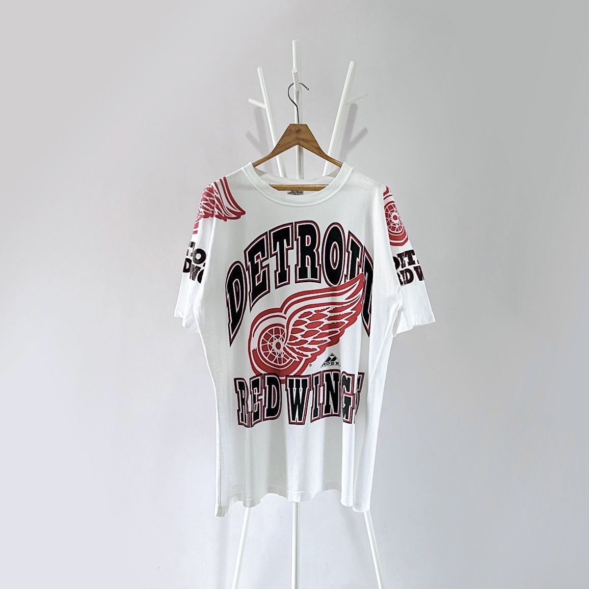 Apex One × Vintage 90s Detroit Red Wings NHL t-shirt/ XL Size US XL / EU 56 / 4 - 1 Thumbnail