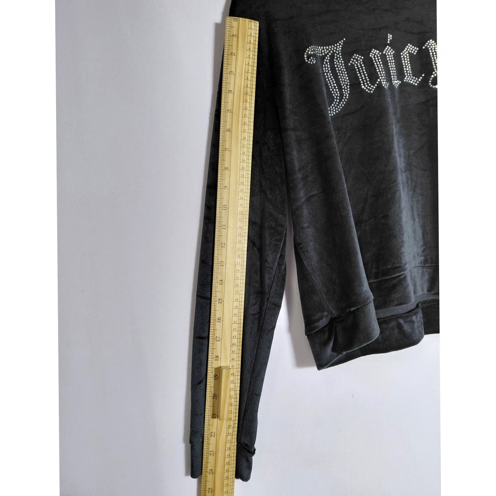 Juicy Couture Juicy Couture Velour Top Black Solid Long Sleeve Pullover L Women Sleepwear Shirt Size L / US 10 / IT 46 - 7 Thumbnail