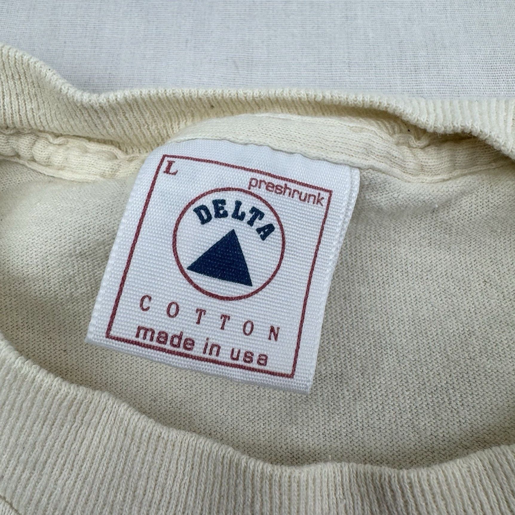 Delta VINTAGE Delta T-Shirt Men Adult Large Beige Cotton Tribal Nature USA 90s Aztec Winslow Arizona Shirt Crew Neck Short Sleeve Size US L / EU 52-54 / 3 - 5 Thumbnail