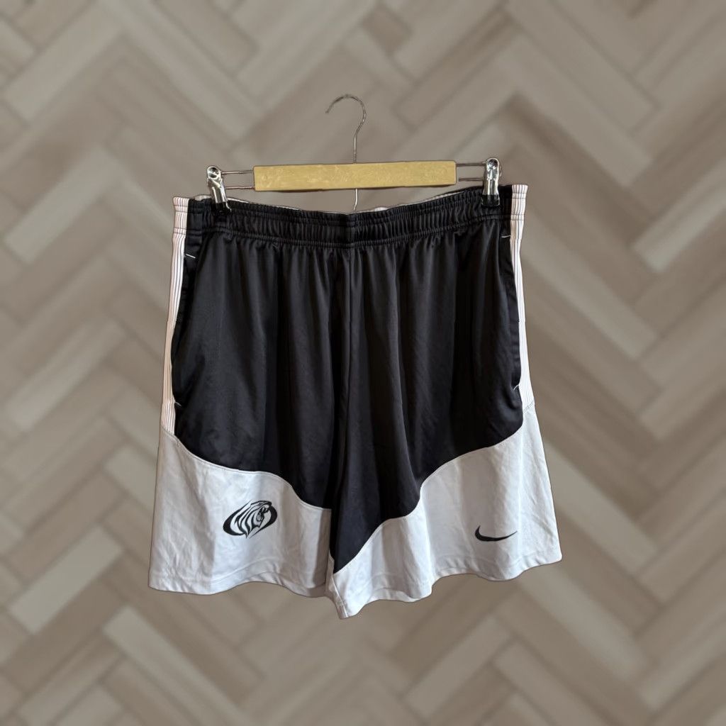 Nike Nike Womens Basketball Short Athletic University Black 2XL Size 40" / US 18 - 1 Thumbnail