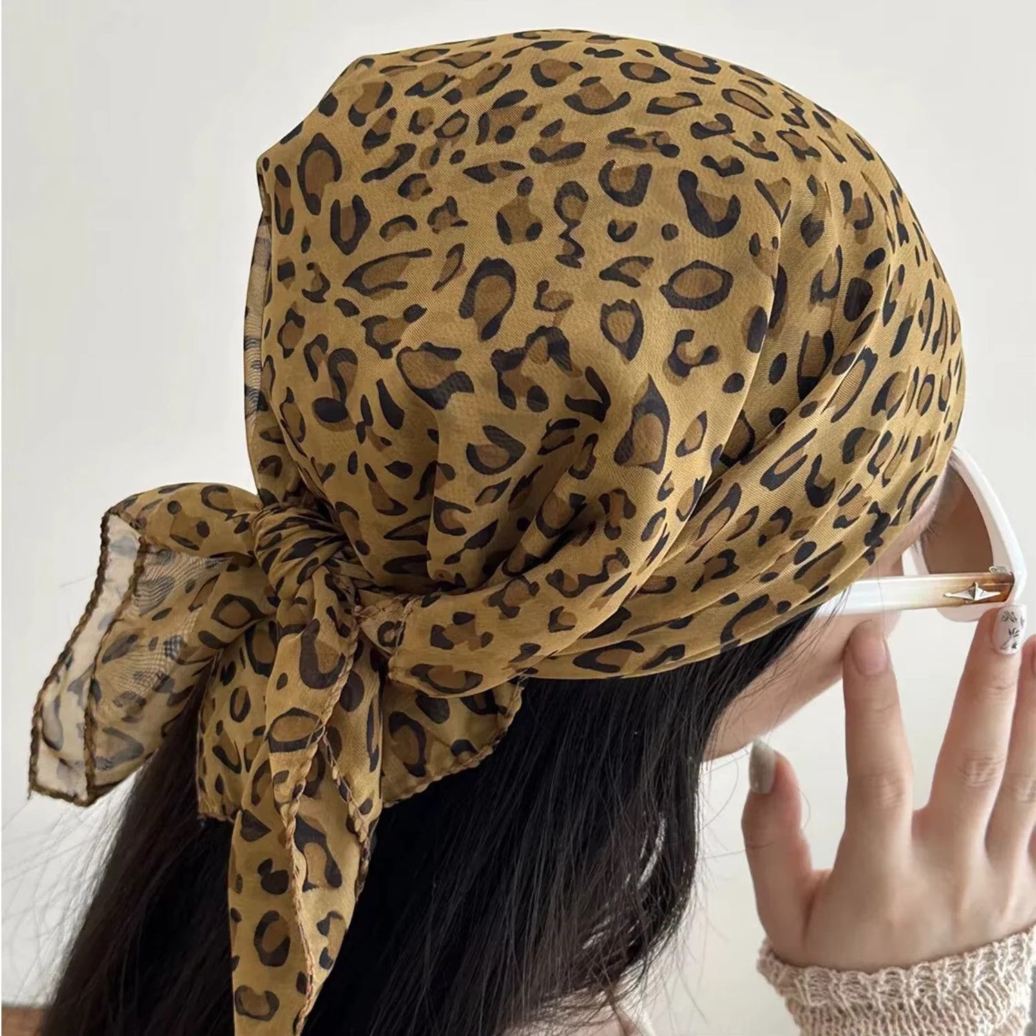 Japanese Brand Retro spicy leopard print handscarf Size ONE SIZE - 1 Thumbnail