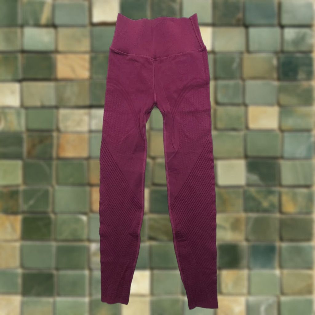 Fabletics Fabletics Sculptknit High-Waisted Legging Port Wine Womens Medium Gym Yoga Size 32" / US 10 / IT 46 - 1 Thumbnail