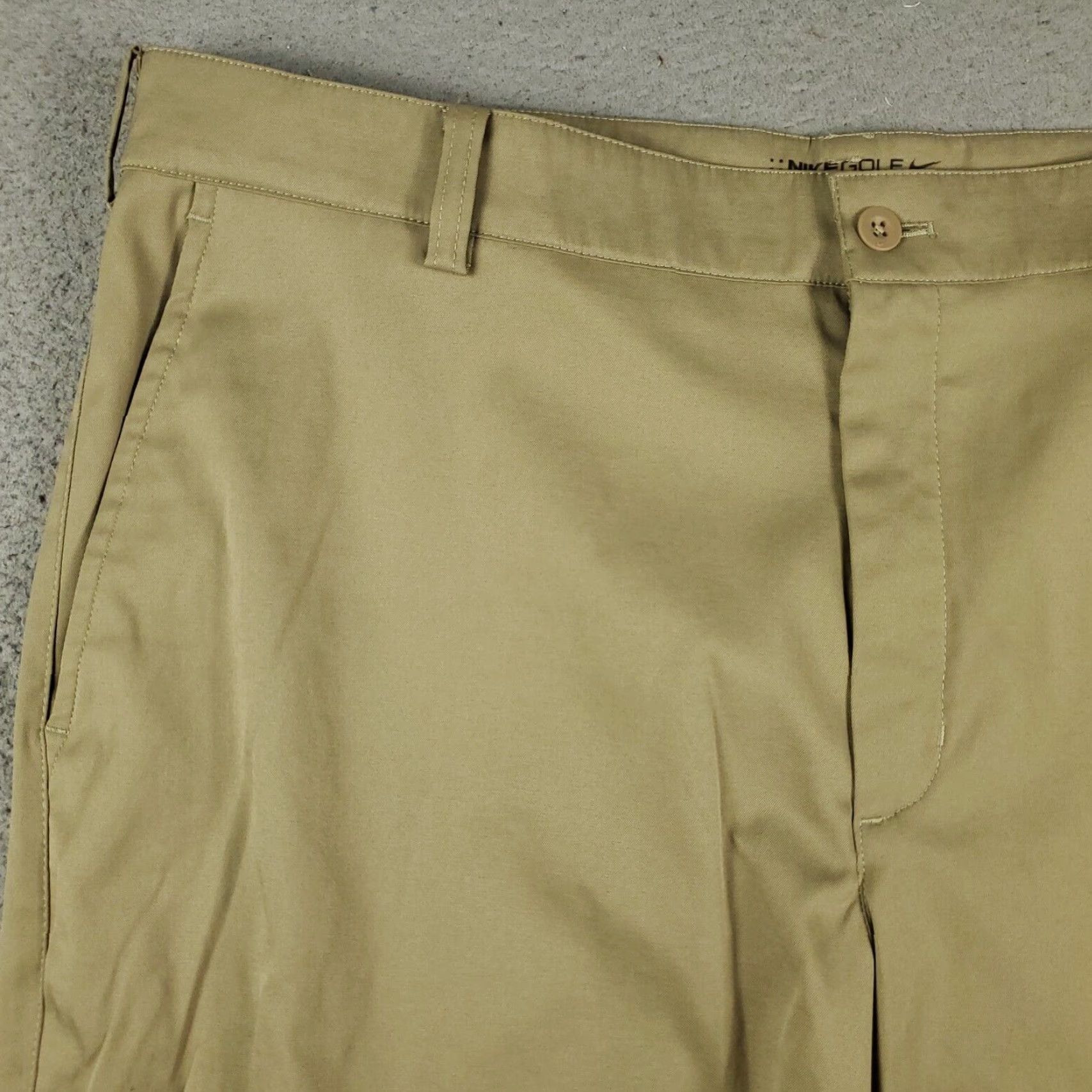 Nike Nike Shorts Mens Size 36 Beige Golf Dri Fit Flat Front Chino Casual Regular Nike Waist 36 Beige Shirt? Size US 36 / EU 52 - 2 Thumbnail