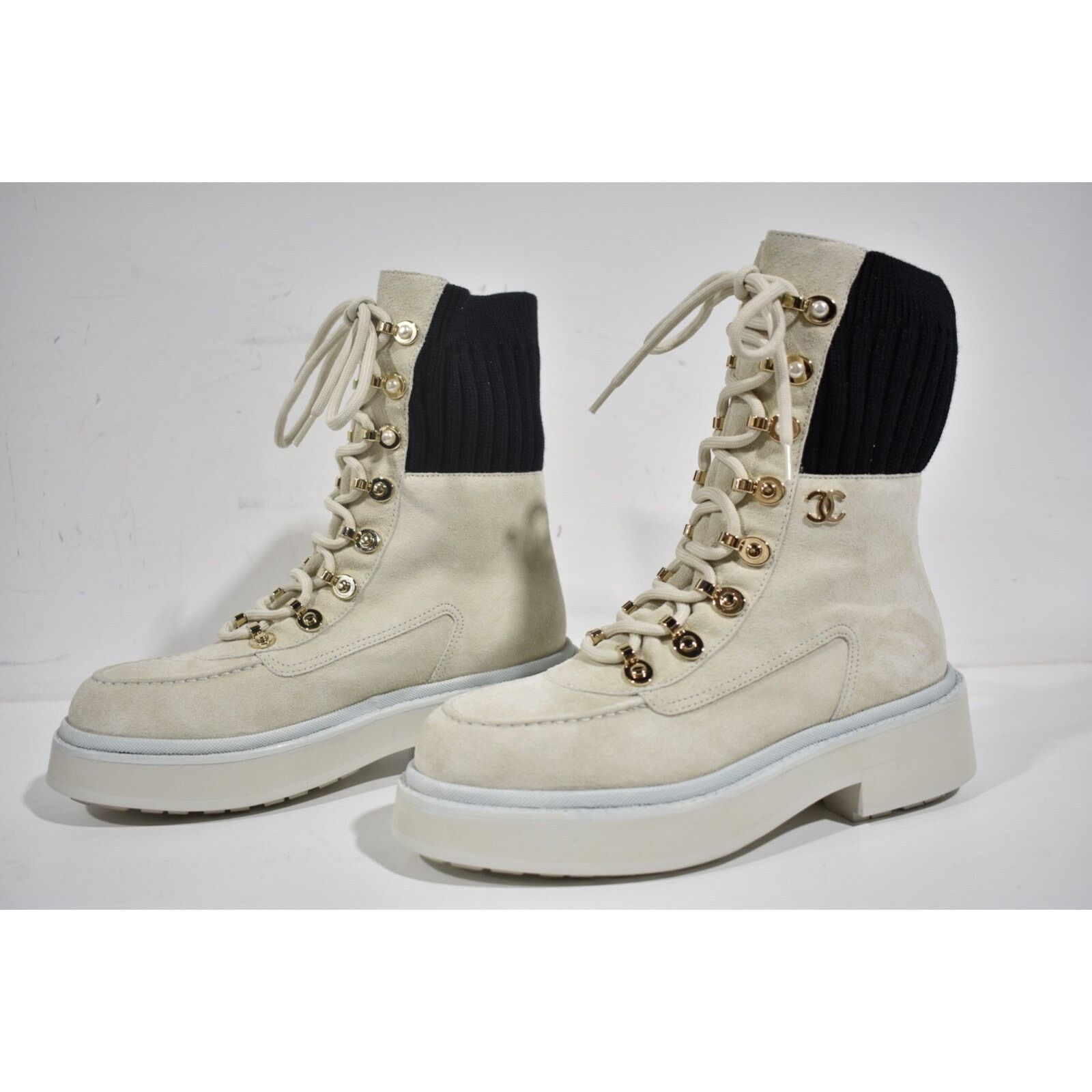 Chanel Chanel 21K Ivory Suede Black CC Platform Combat Lace Up Size US 7 / IT 37 - 11 Thumbnail