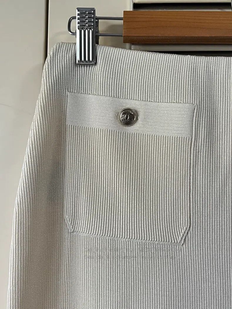 Chanel Chanel White knitted skirt Size 42" / US 20 - 3 Thumbnail