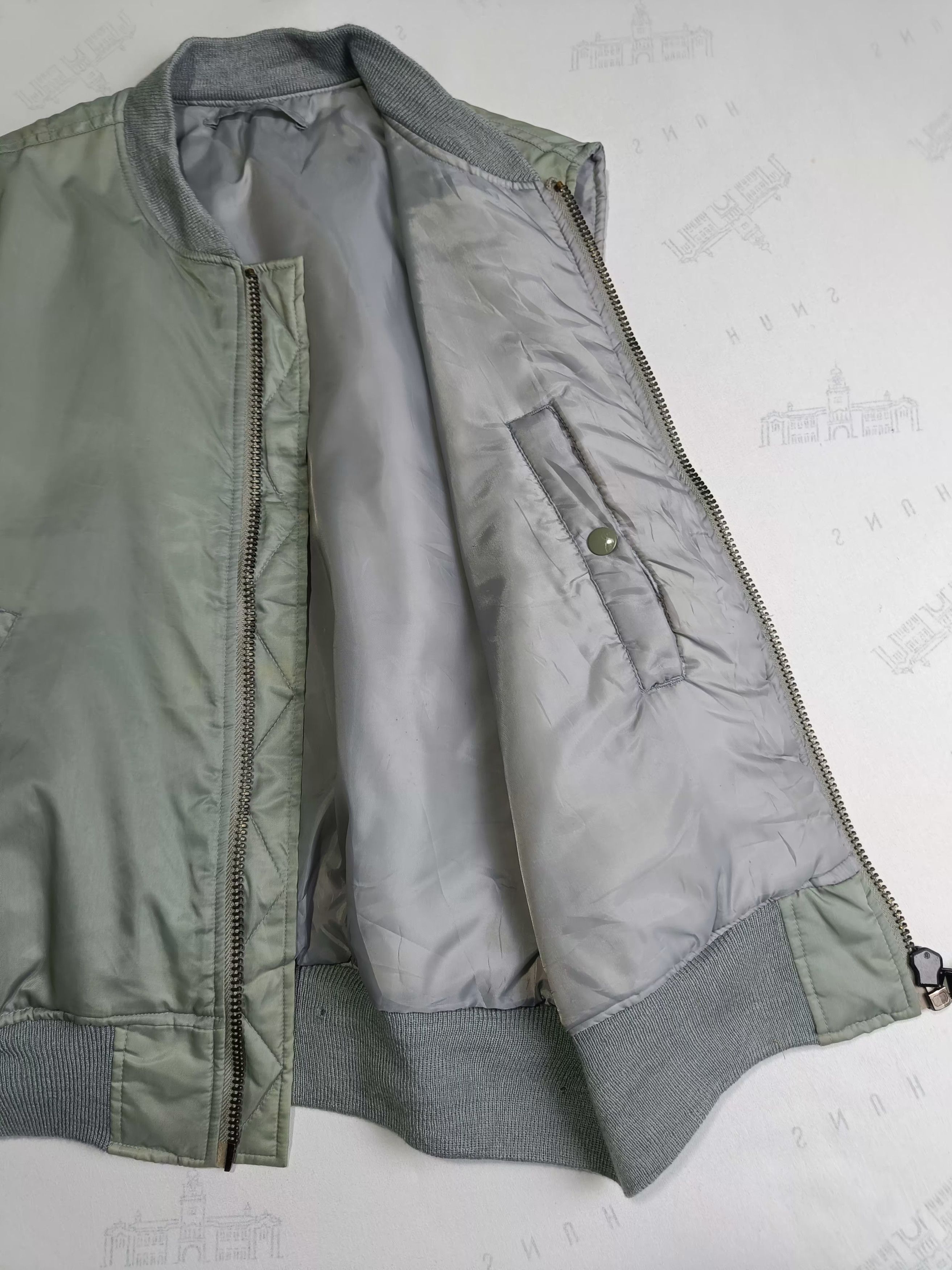 Alpha Industries Vintage USAF Llyer’s Man Intermediate MA-1 Bomber Vest Size US L / EU 52-54 / 3 - 10 Thumbnail