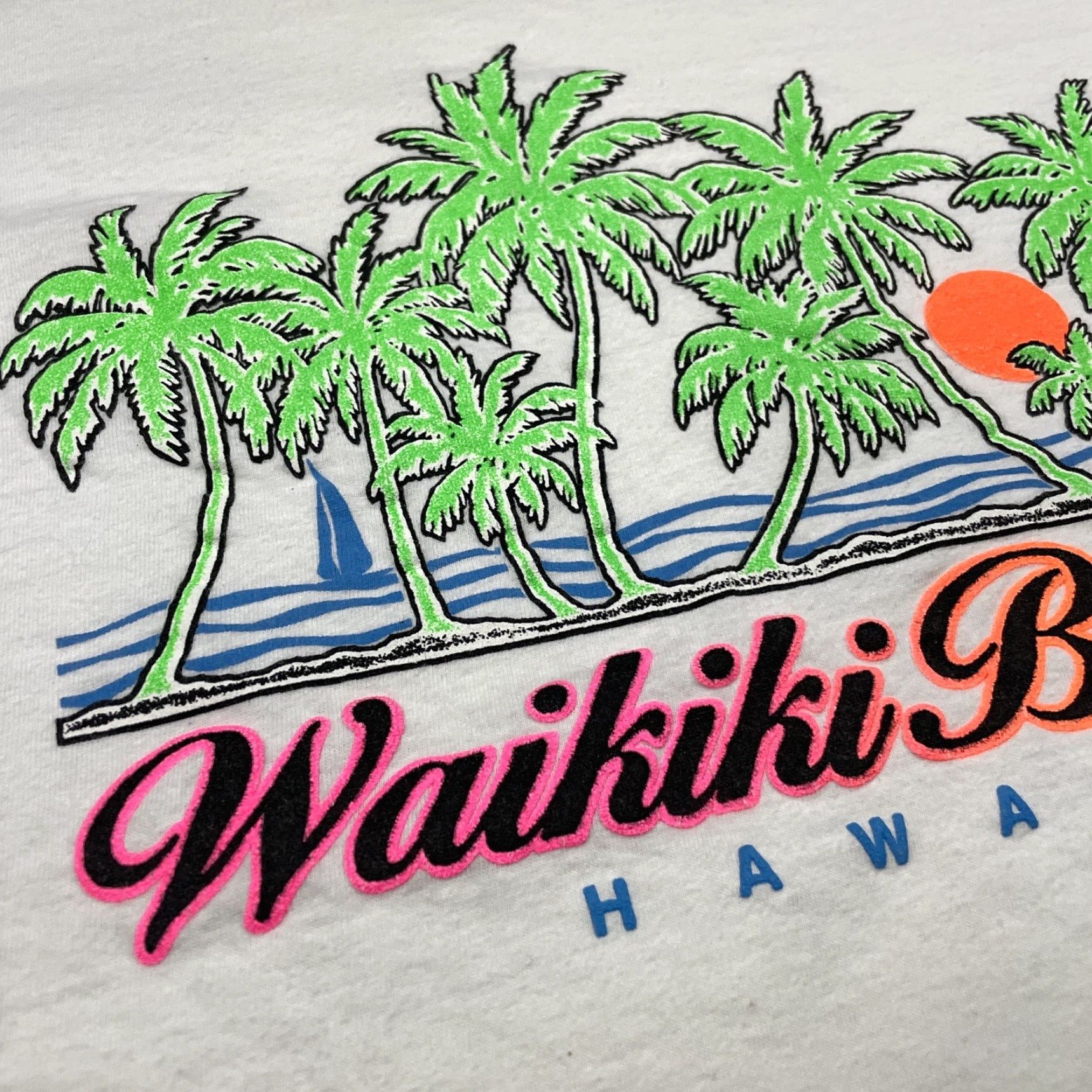 Hanes VINTAGE Waikiki Hawaii T-Shirt Large L 90s USA Made Tee Blue Pink Green Size US L / EU 52-54 / 3 - 5 Thumbnail