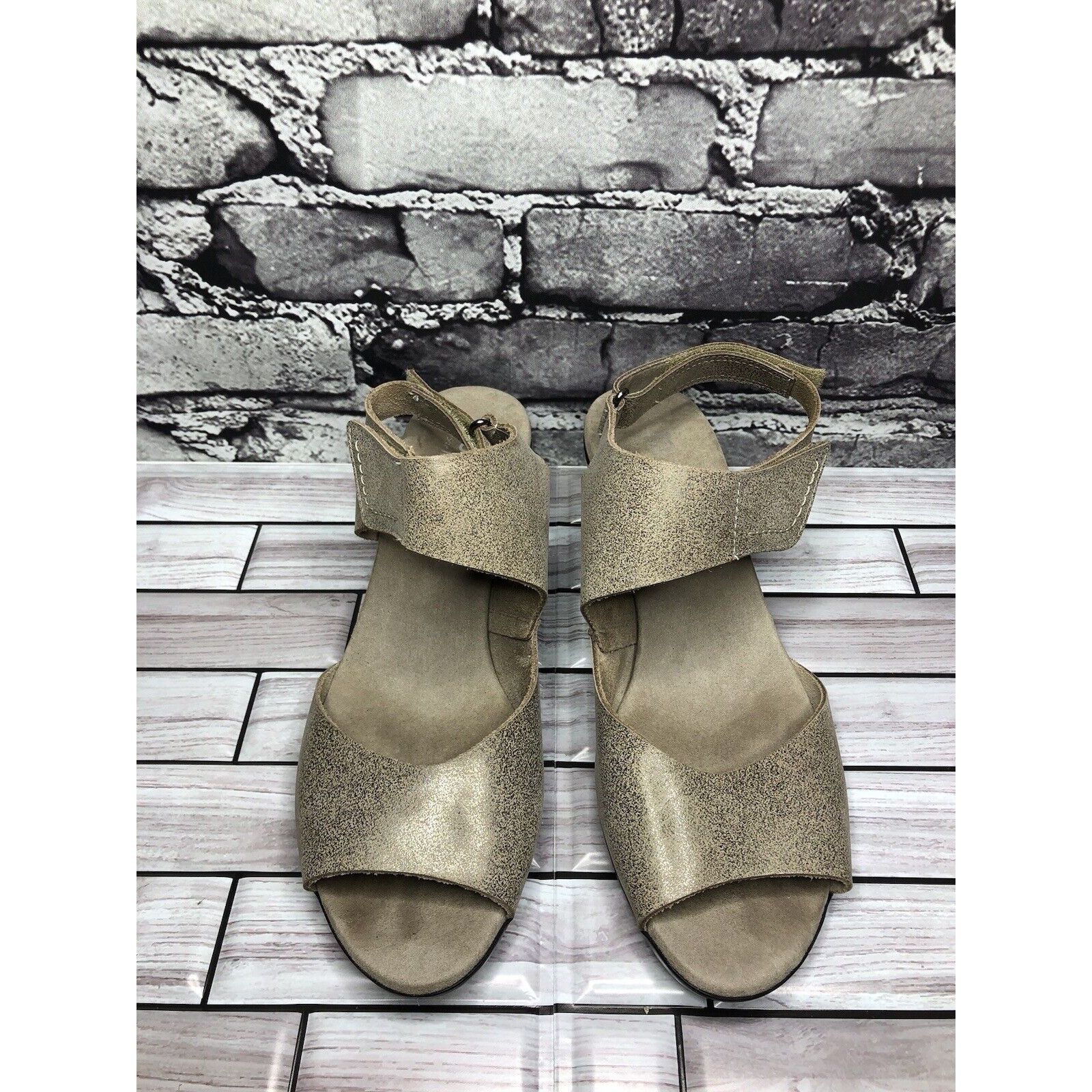 Other Munro American Taupe Shimmer Leather Strap Casual Heels Wom Size US 8.5 / IT 38.5 - 17 Thumbnail