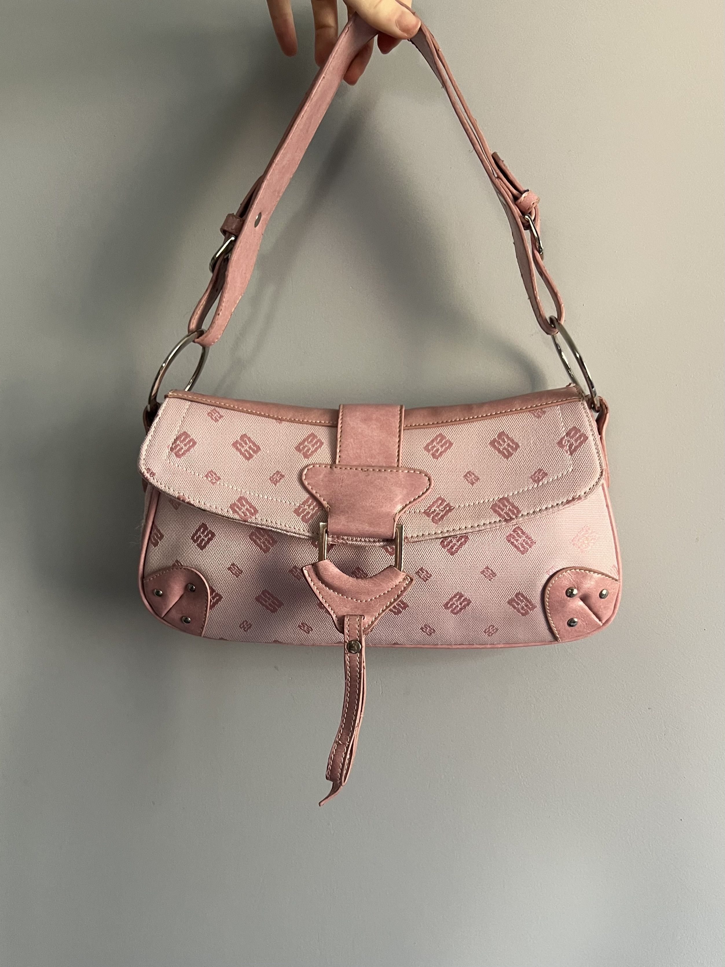 Vintage Vintage pink monogram shoulder bag y2k guess style Size ONE SIZE - 1 Thumbnail