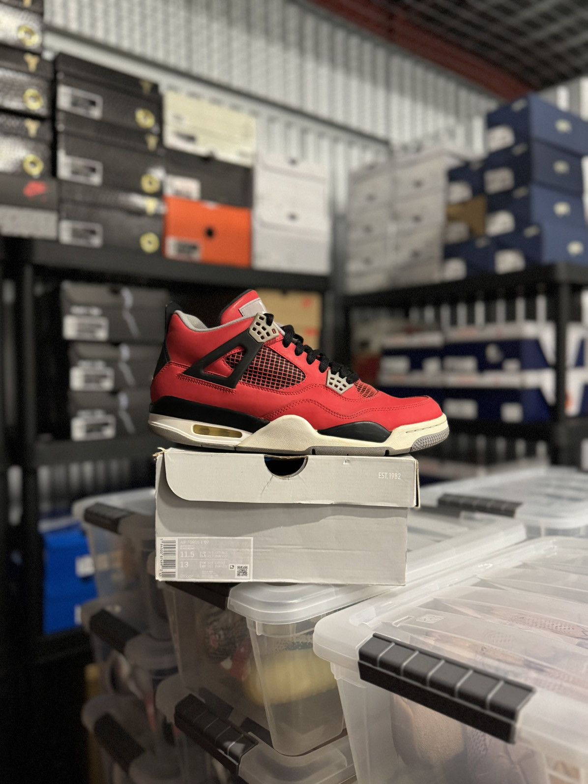 Jordan Brand Jordan 4 Retro Toro Bravo 2013 Size 10.5 Size US 10.5 / EU 43-44 - 1 Thumbnail