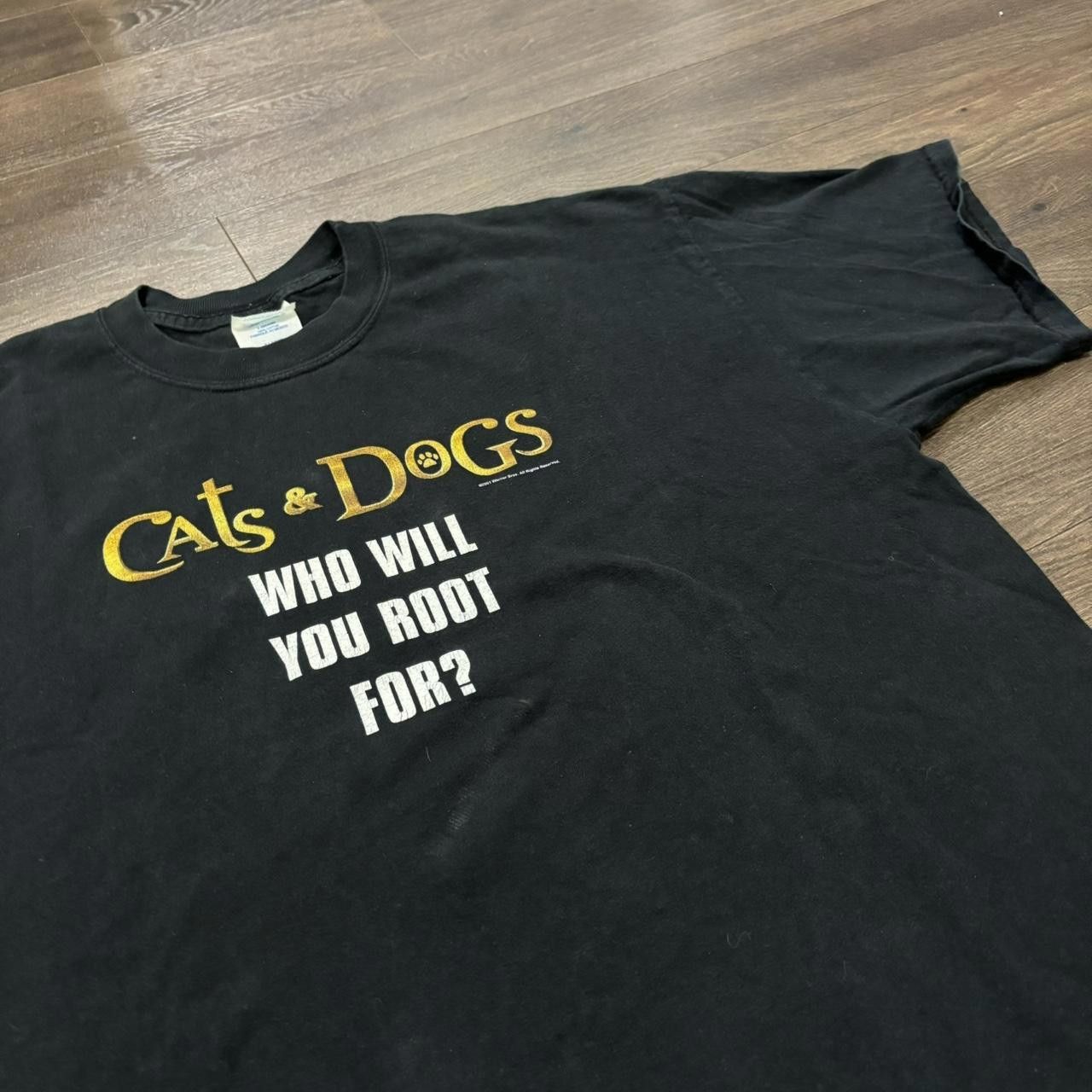 Designer vintage Cats & dogs movie promo who will you root for tshirt Size US XL / EU 56 / 4 - 1 Thumbnail