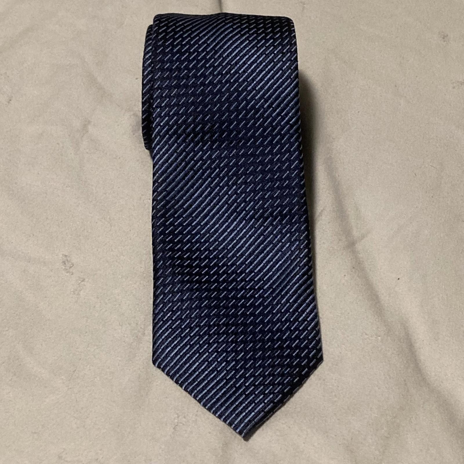 Van Heusen NWOT Van Heusen Tie 59/2.75 Size ONE SIZE - 1 Thumbnail