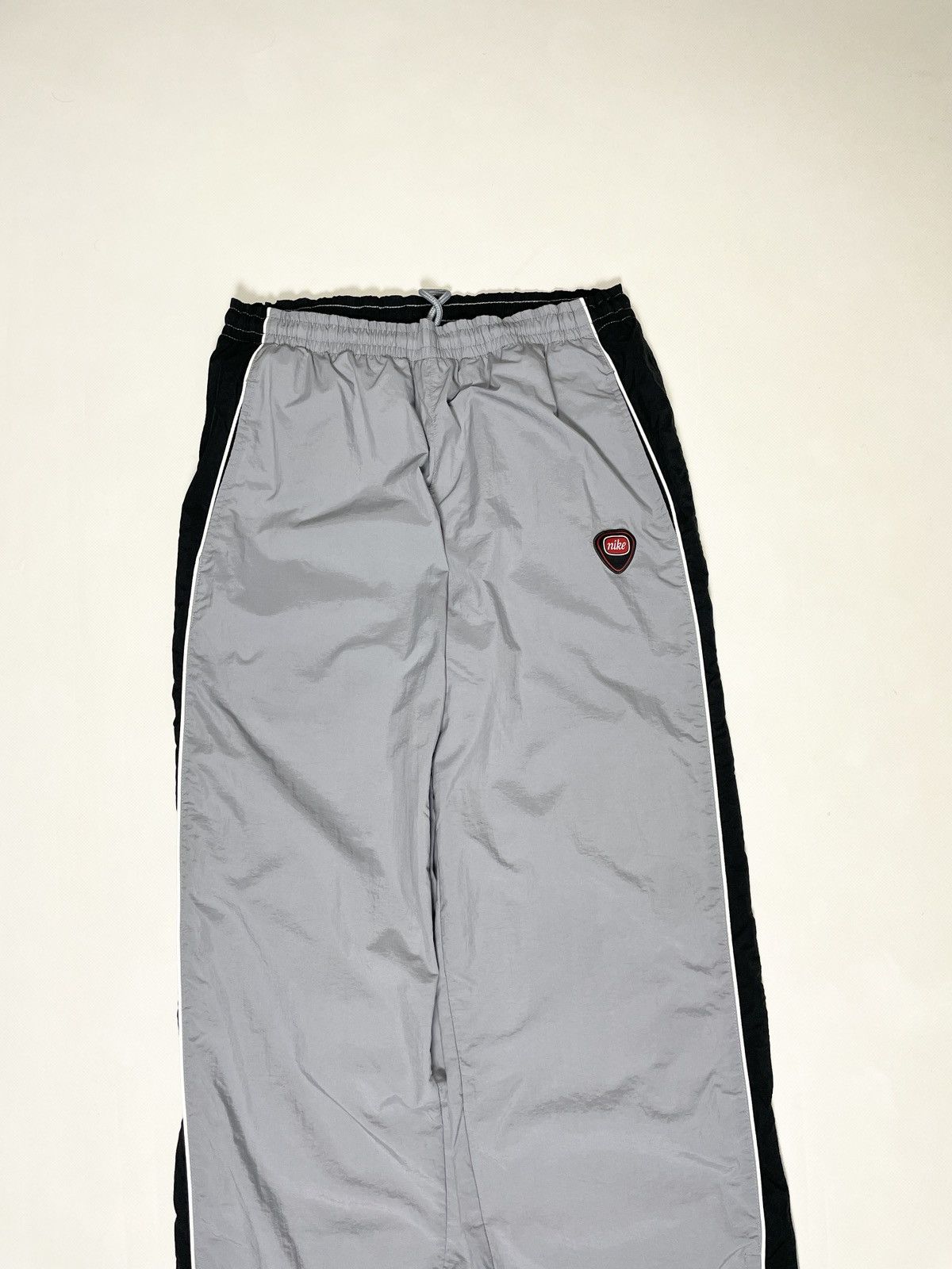Nike Nike Vintage 00s 💋 silver grey acg truck sweat sport pants Size US 32 / EU 48 - 1 Thumbnail