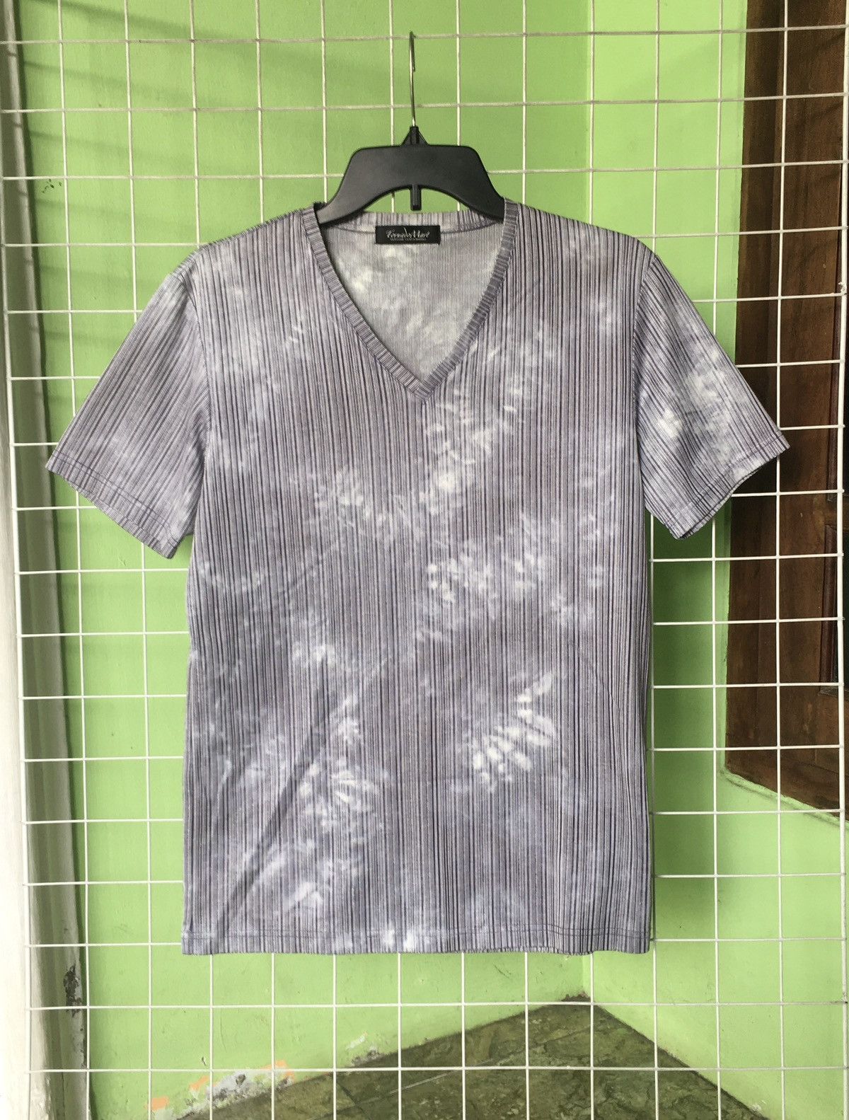 Tornado Mart Tornado Mart v-neck Tshirt Size US L / EU 52-54 / 3 - 1 Thumbnail