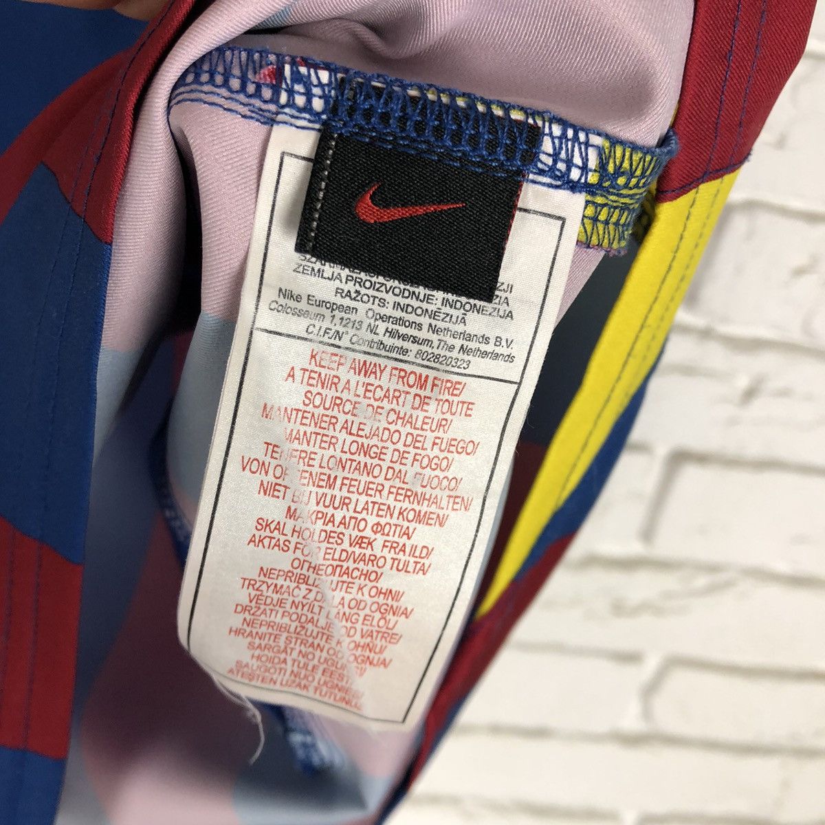 Other Barcelona Nike 2005 2006 home jersey vintage soccer Size US S / EU 44-46 / 1 - 7 Thumbnail