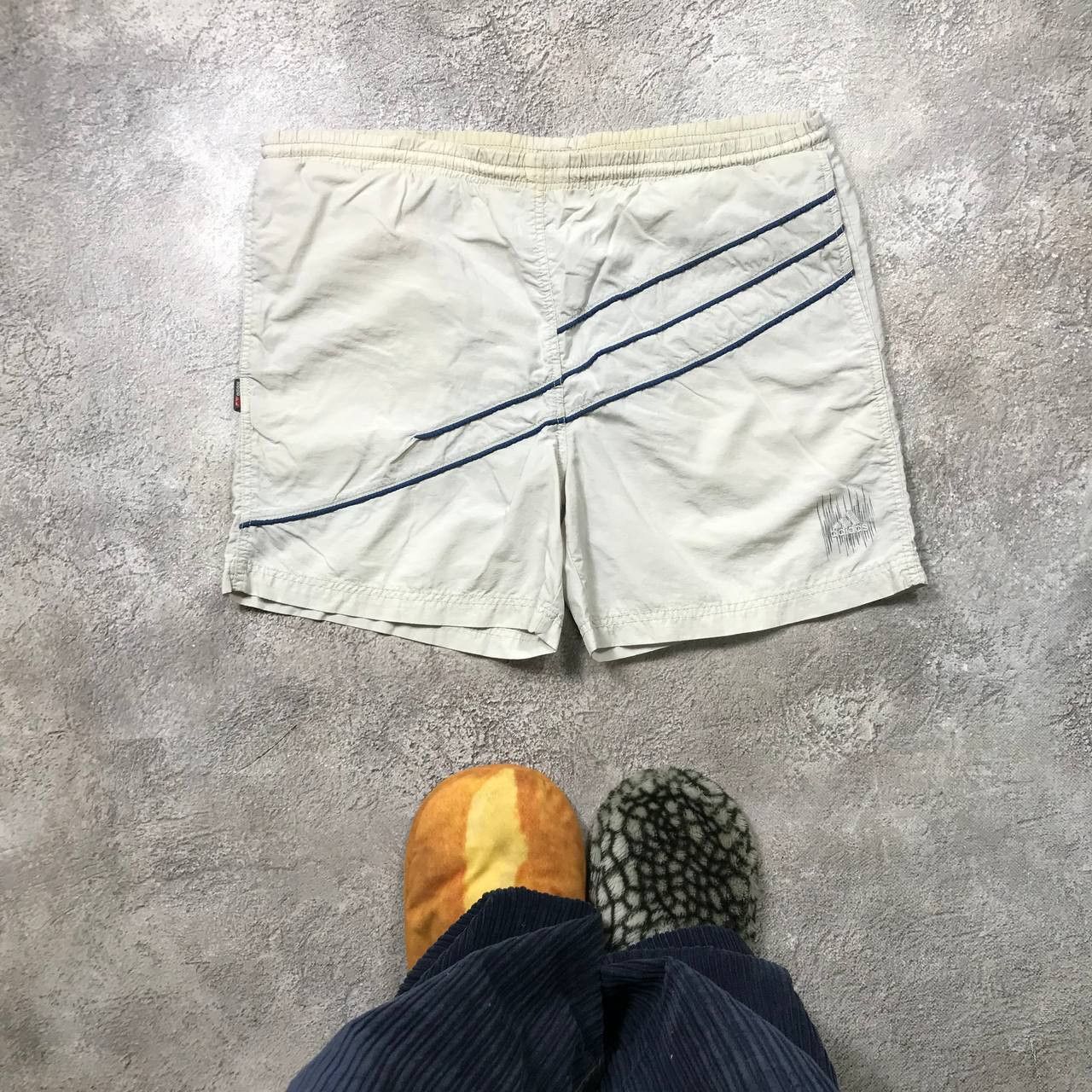 Vintage Vintage 90s Adidas Baggy Shorts Streetwear Skate Y2K Logo 38 Size US 38 / EU 54 - 1 Thumbnail
