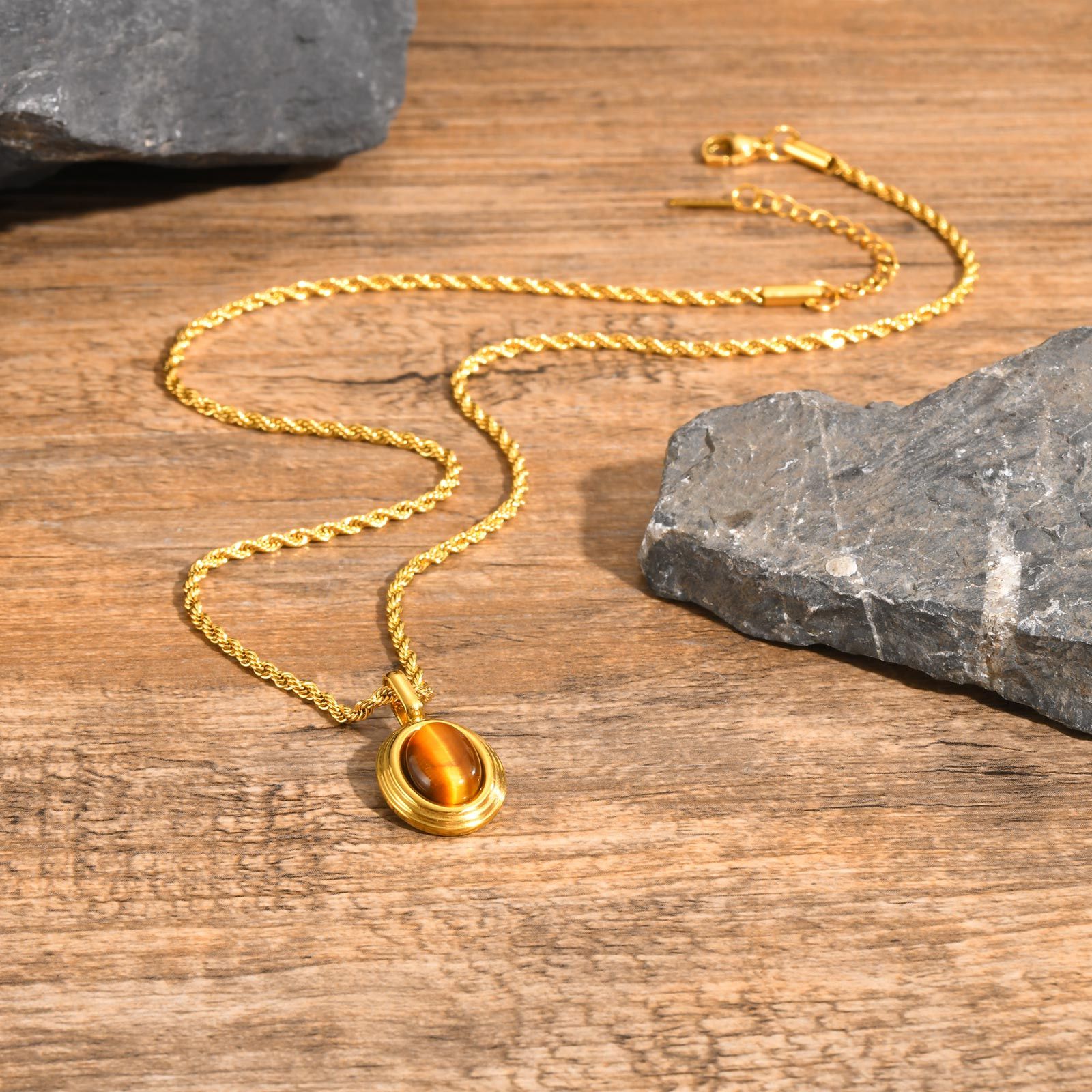 Jewelry Classic Style Geometric Necklace Size ONE SIZE - 3 Thumbnail