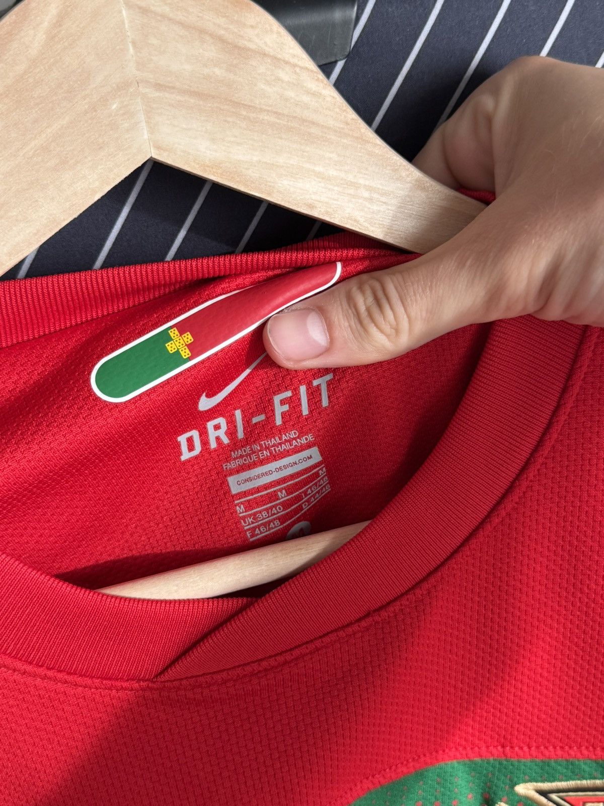 Nike Nike Vintage Portugal 2010 2011 Blockcore Red Home Jersey Size US M / EU 48-50 / 2 - 7 Thumbnail
