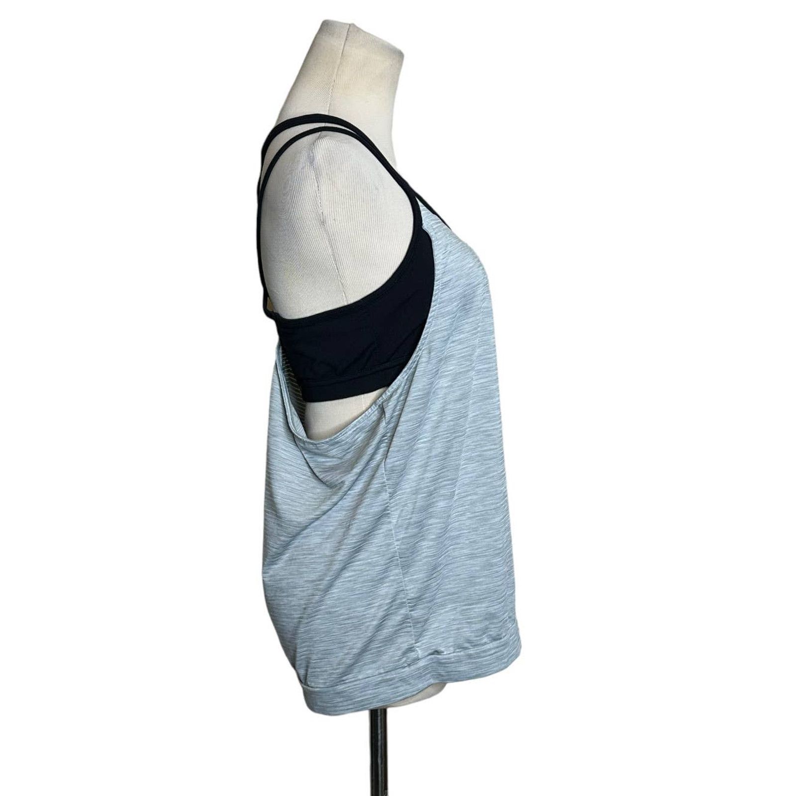 Athleta Athleta gray black build in bra tank top size small Size S / US 4 / IT 40 - 9 Thumbnail